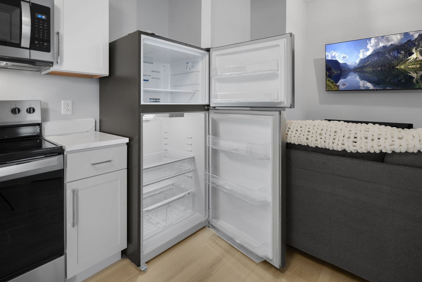 Ithaca Apartment: 104 Harvard Pl