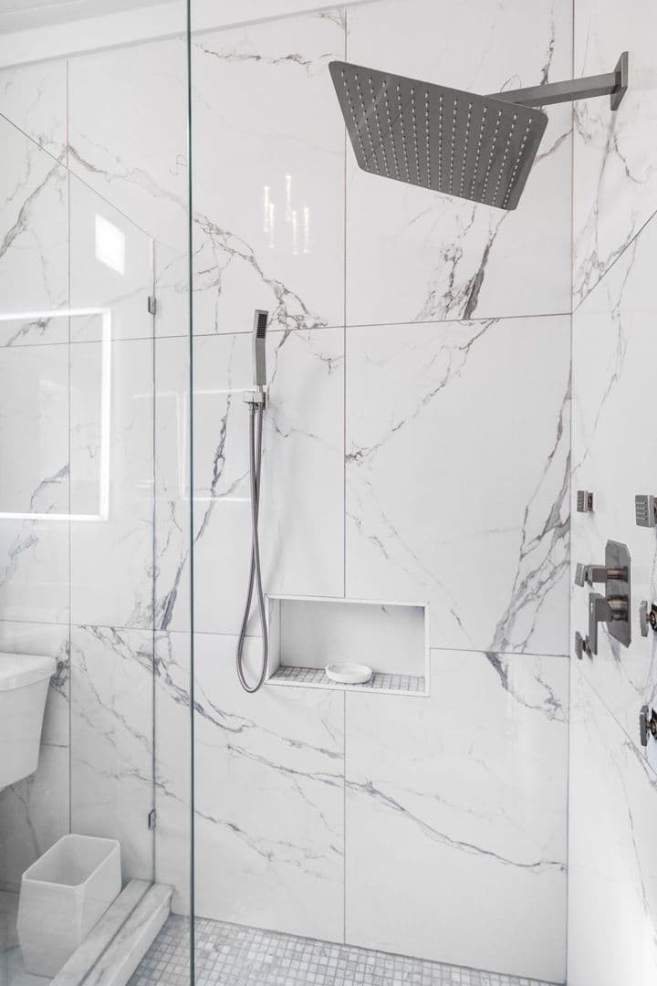 Ithaca Apartment: 504 Stewart Ave