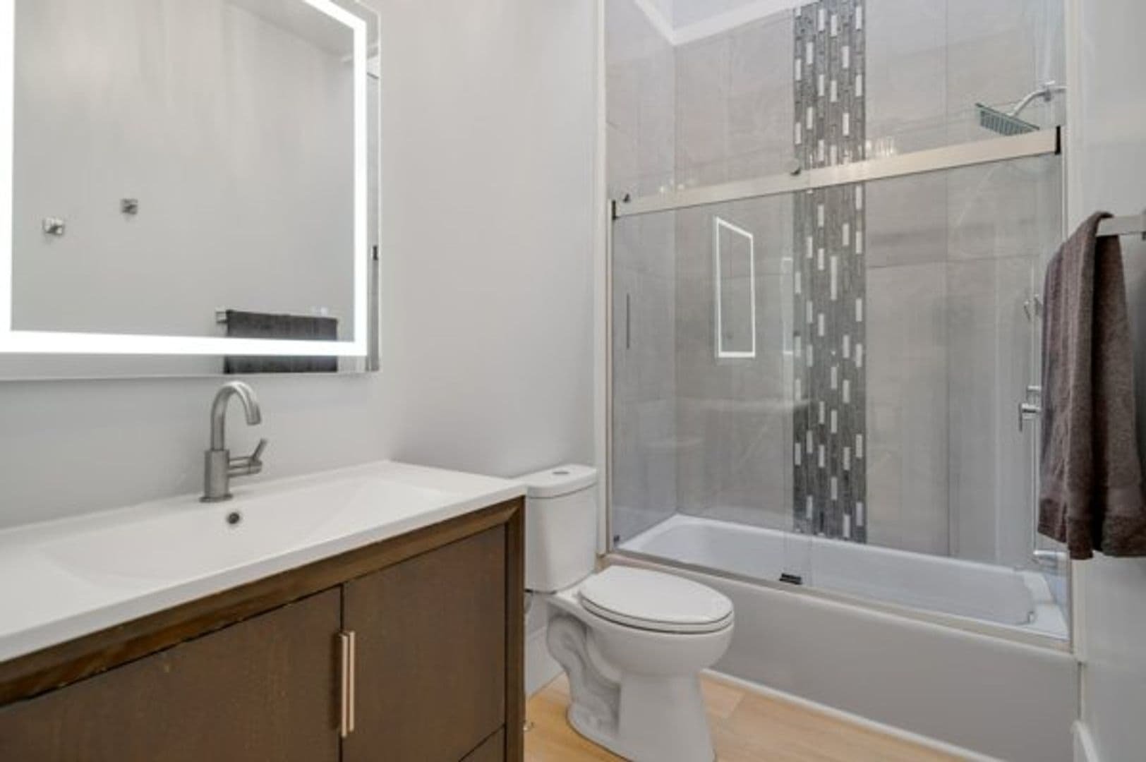 Ithaca Apartment: 702 E State St