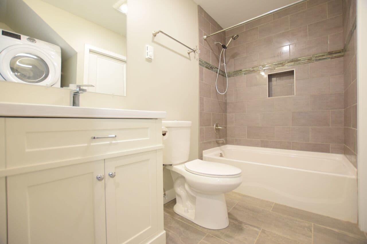Ithaca Apartment: 217 Columbia St.