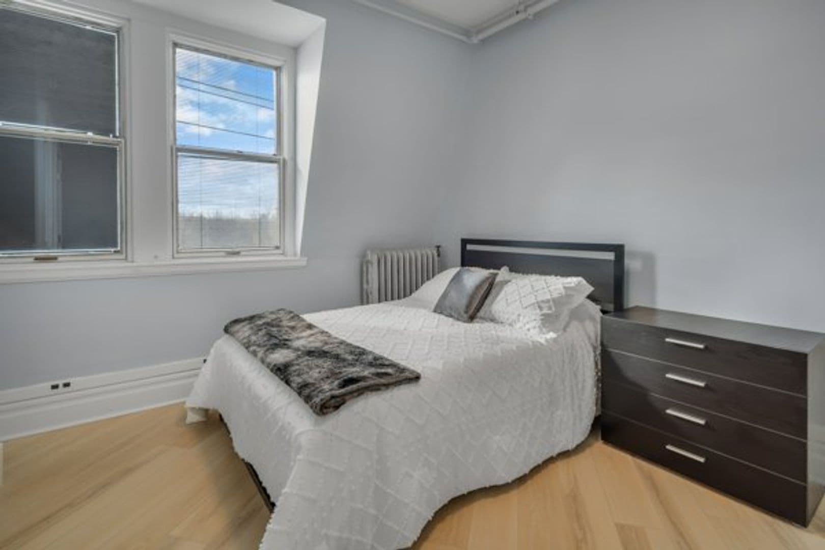 Ithaca Apartment: 702 E State St