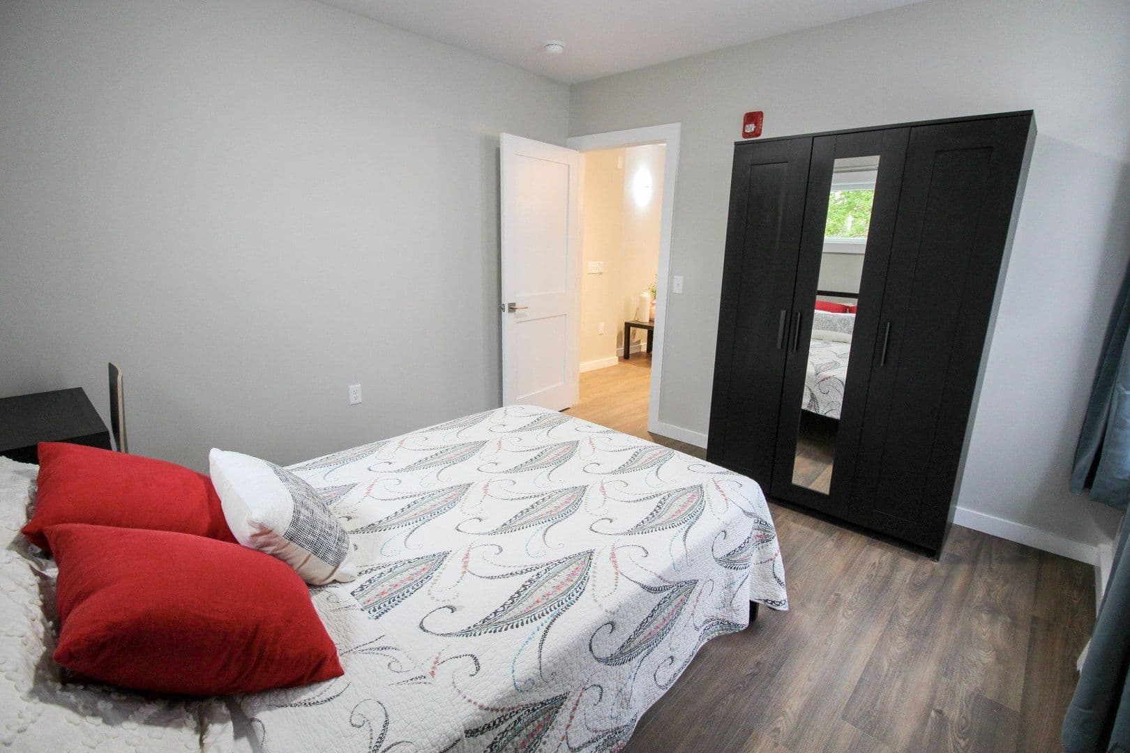 Ithaca Apartment: 522 Stewart Ave