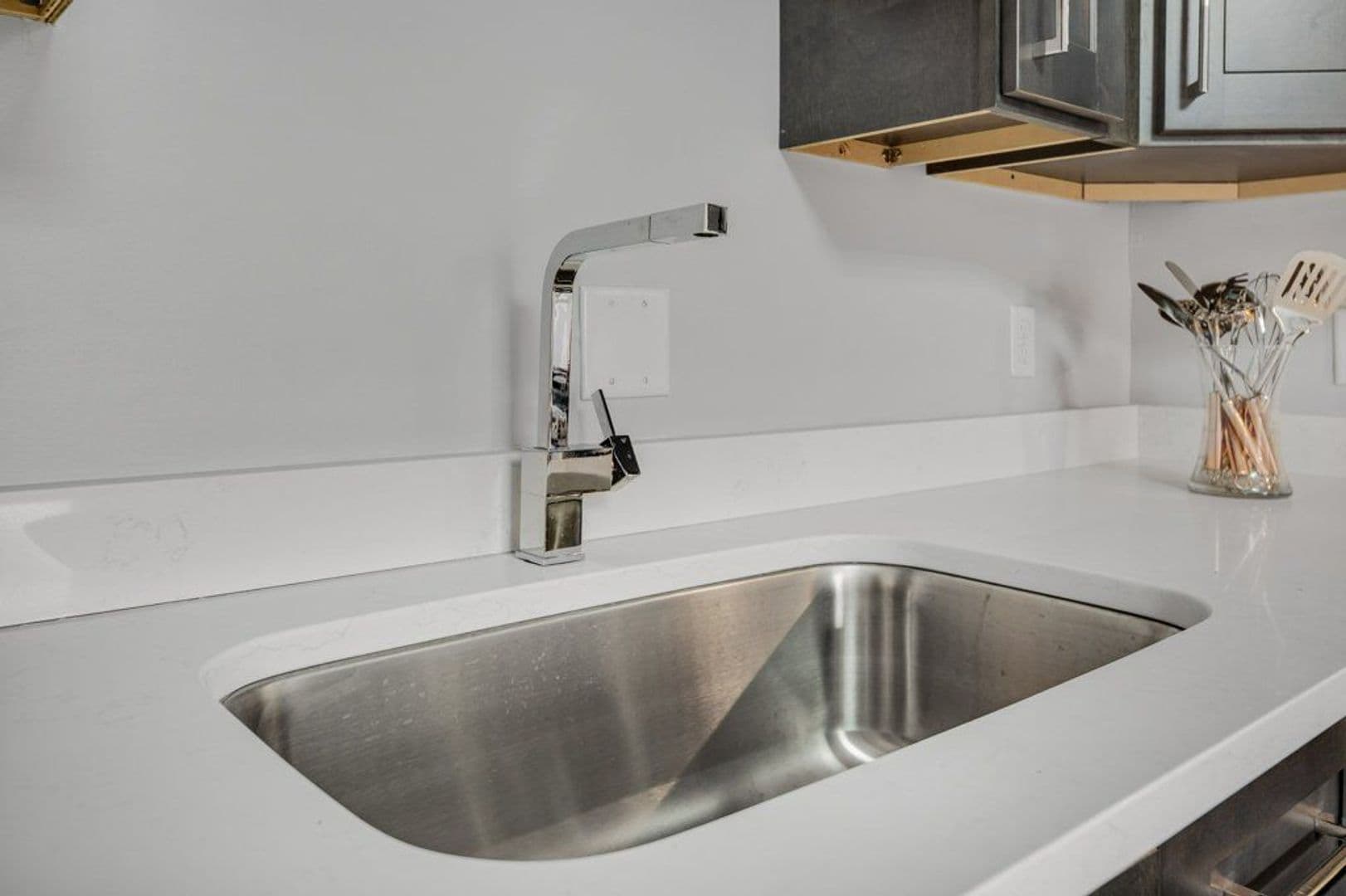 Ithaca Apartment: 105 Highland Place