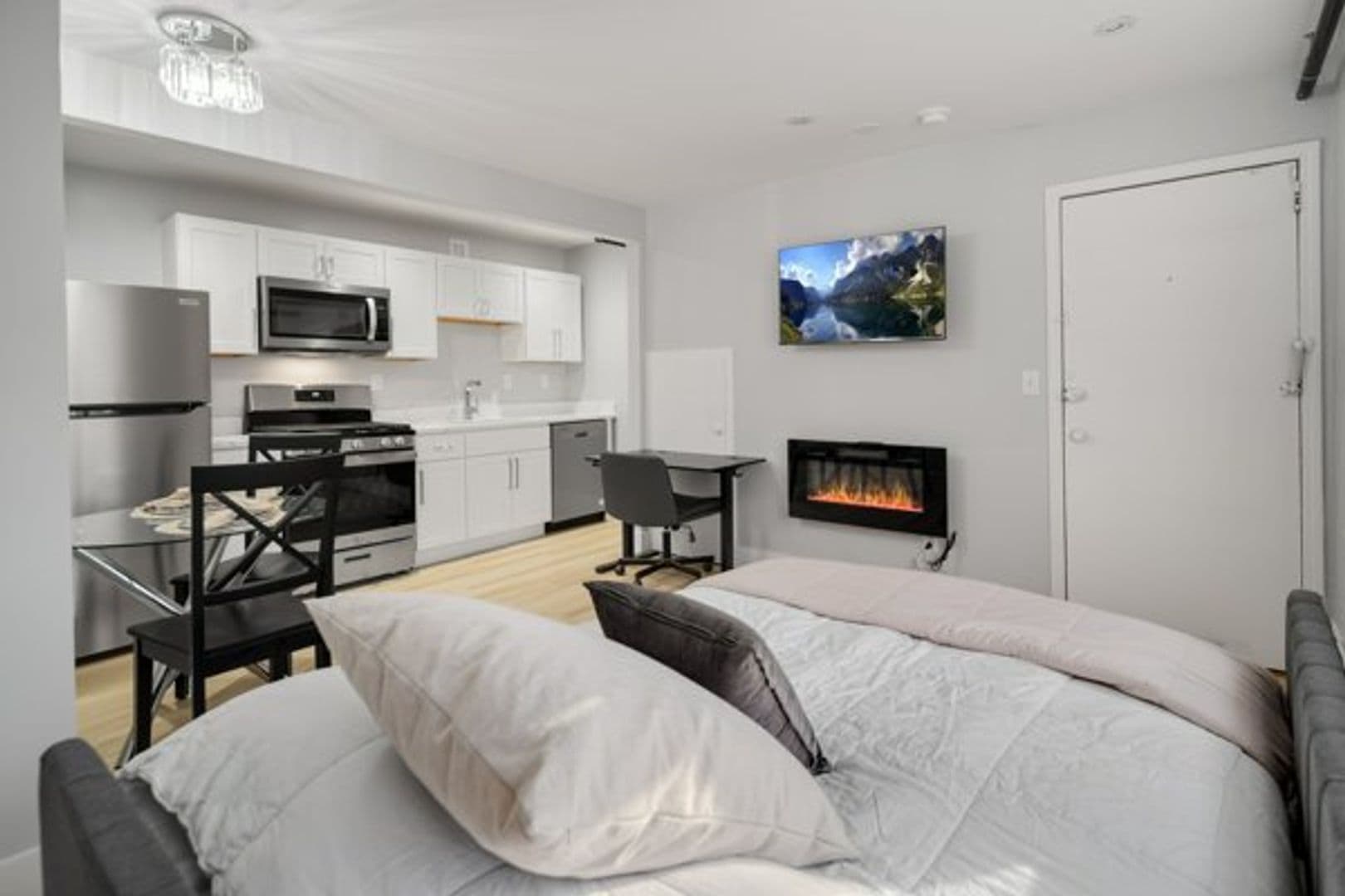 Ithaca Apartment: 504 Stewart Ave
