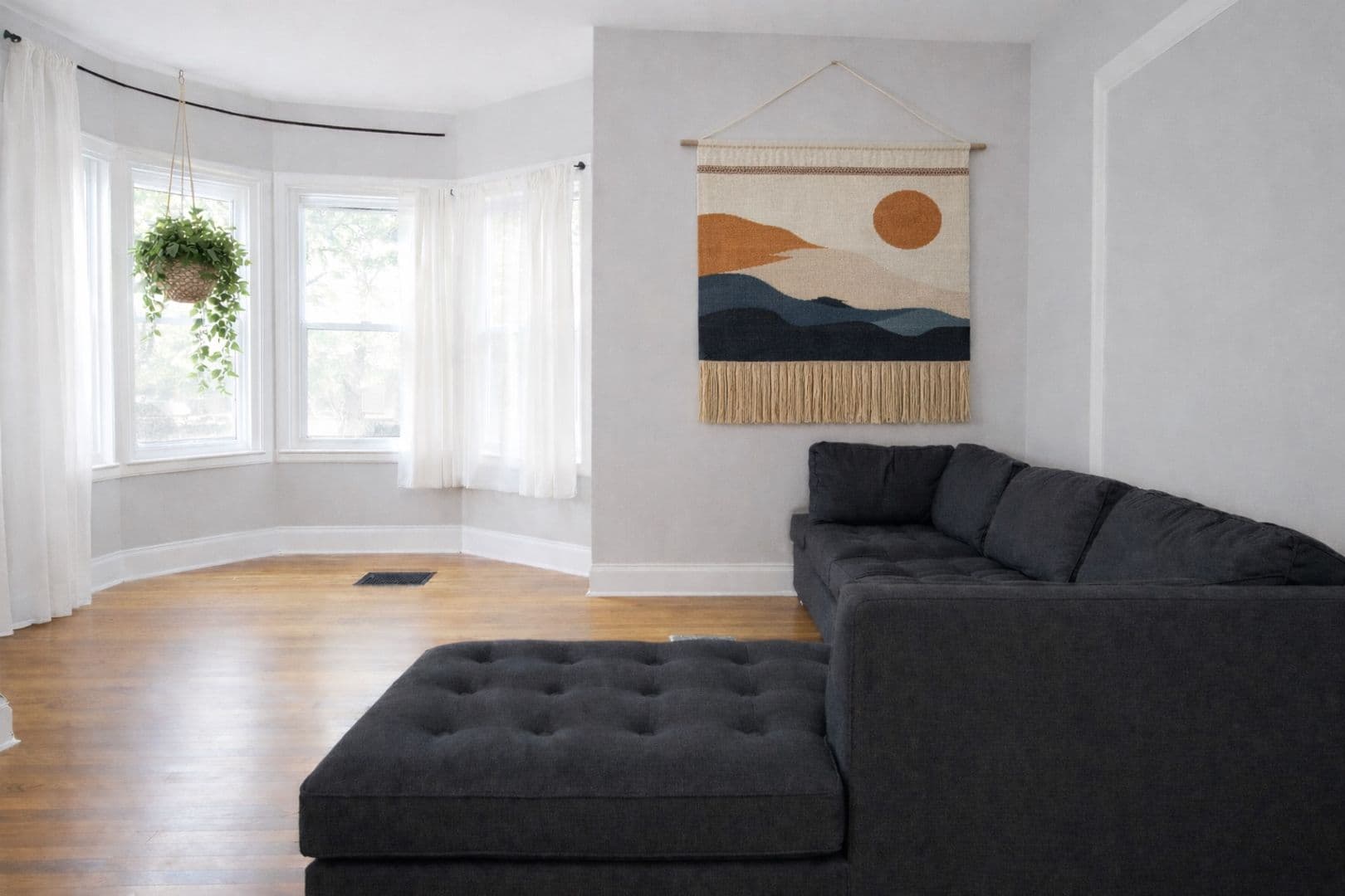 Ithaca Apartment: 313 Farm St.