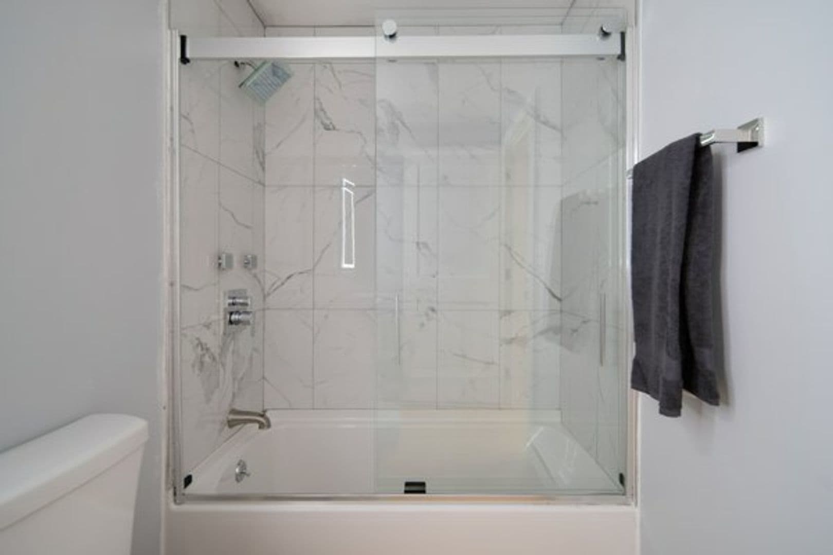 Ithaca Apartment: 504 Stewart Ave