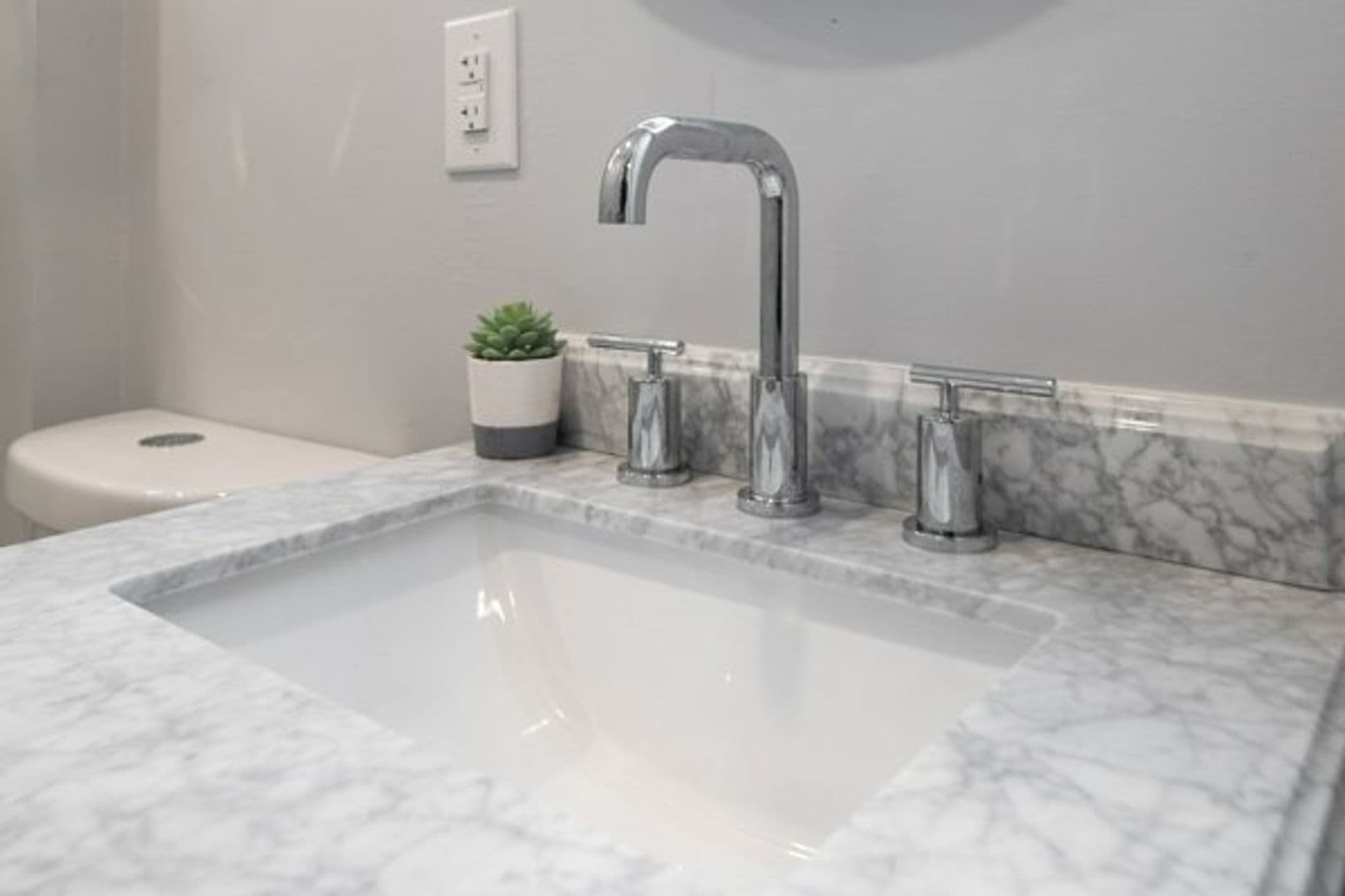 Ithaca Apartment: 404-406 University Ave