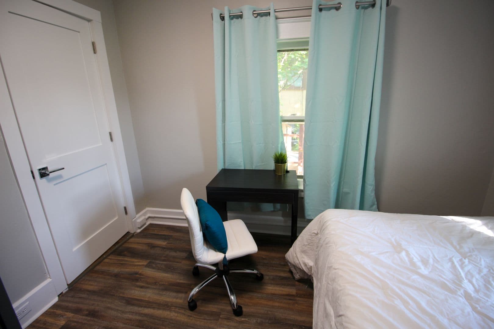 Ithaca Apartment: 613 E State St