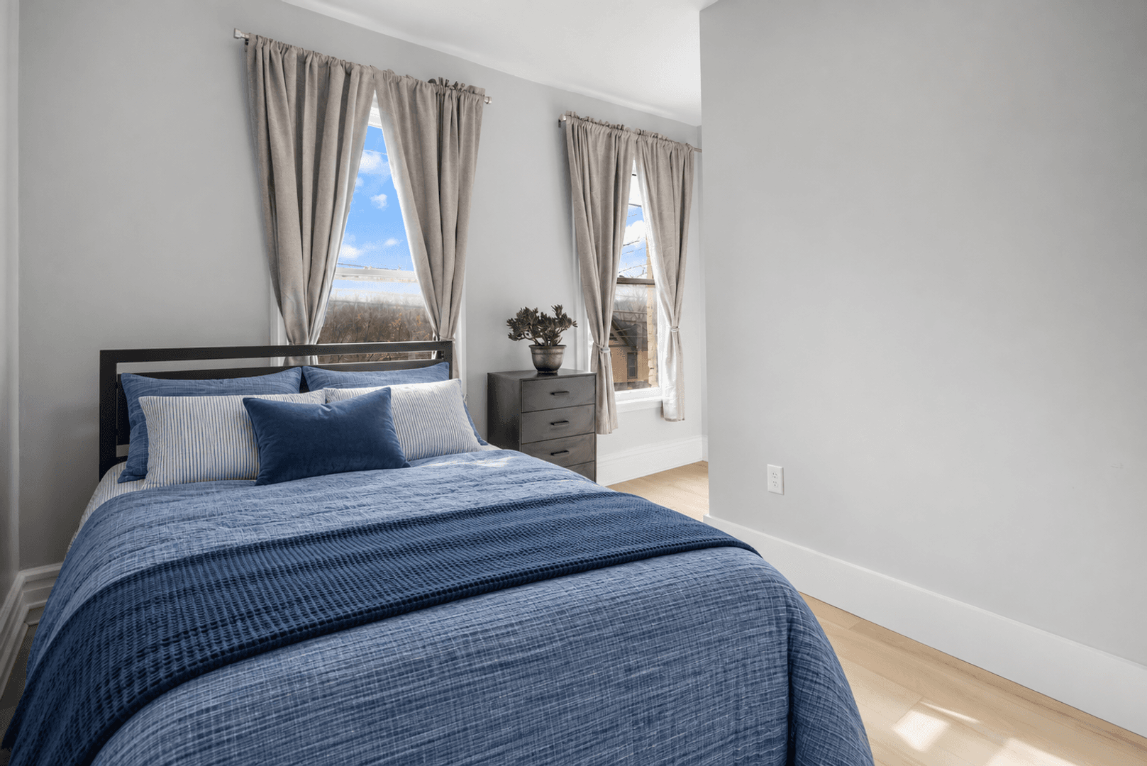 Ithaca Apartment: 702 E State St