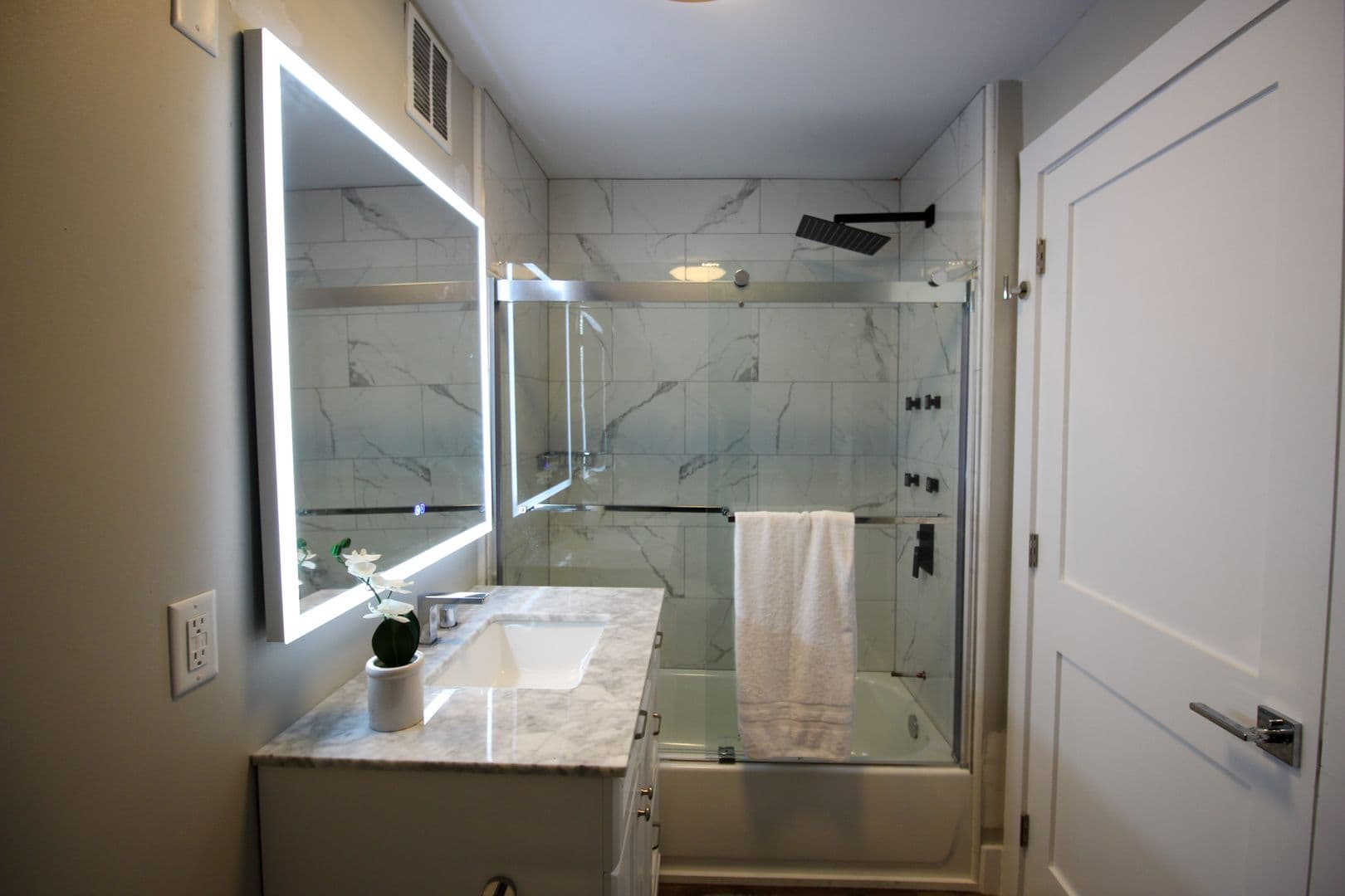 Ithaca Apartment: 522 Stewart Ave