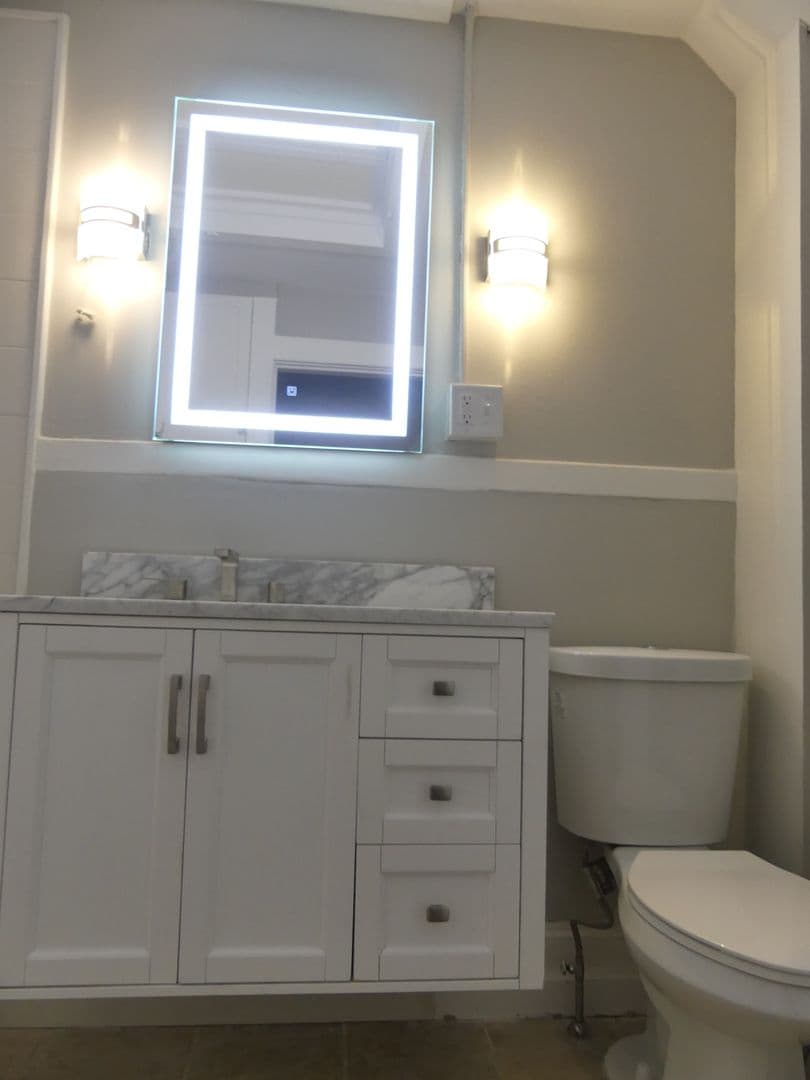 Ithaca Apartment: 609 E State St