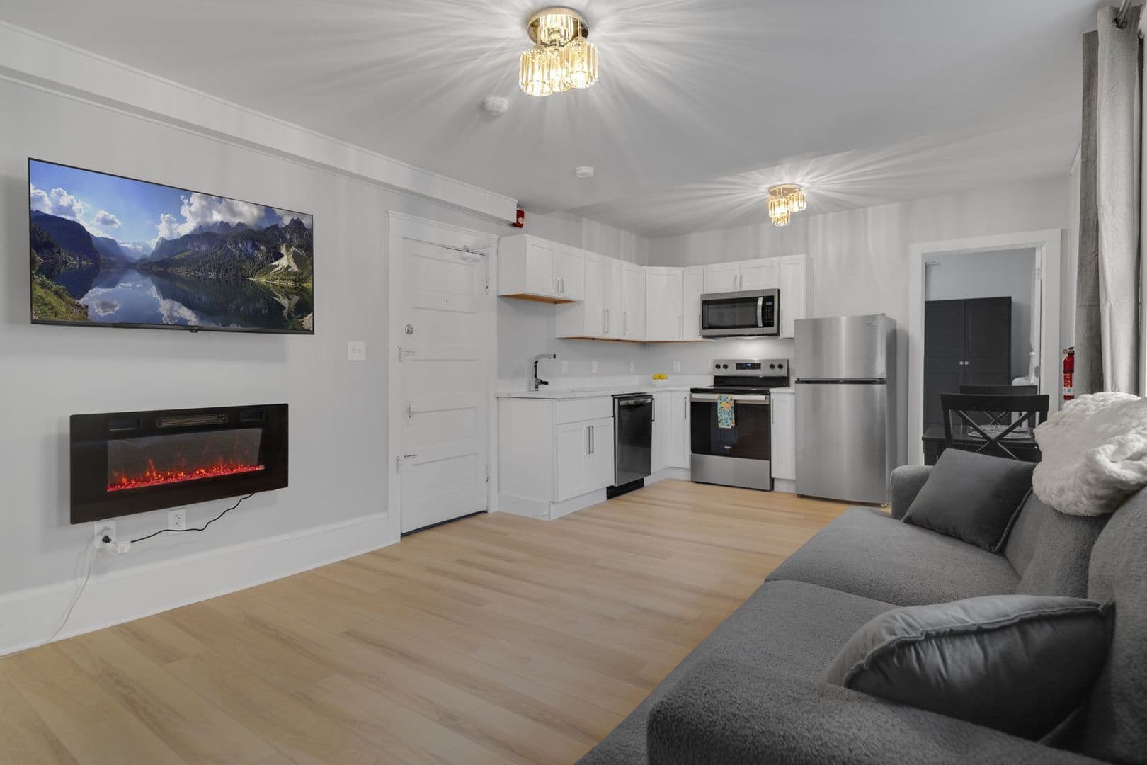 Ithaca Apartment: 210 Delaware Ave