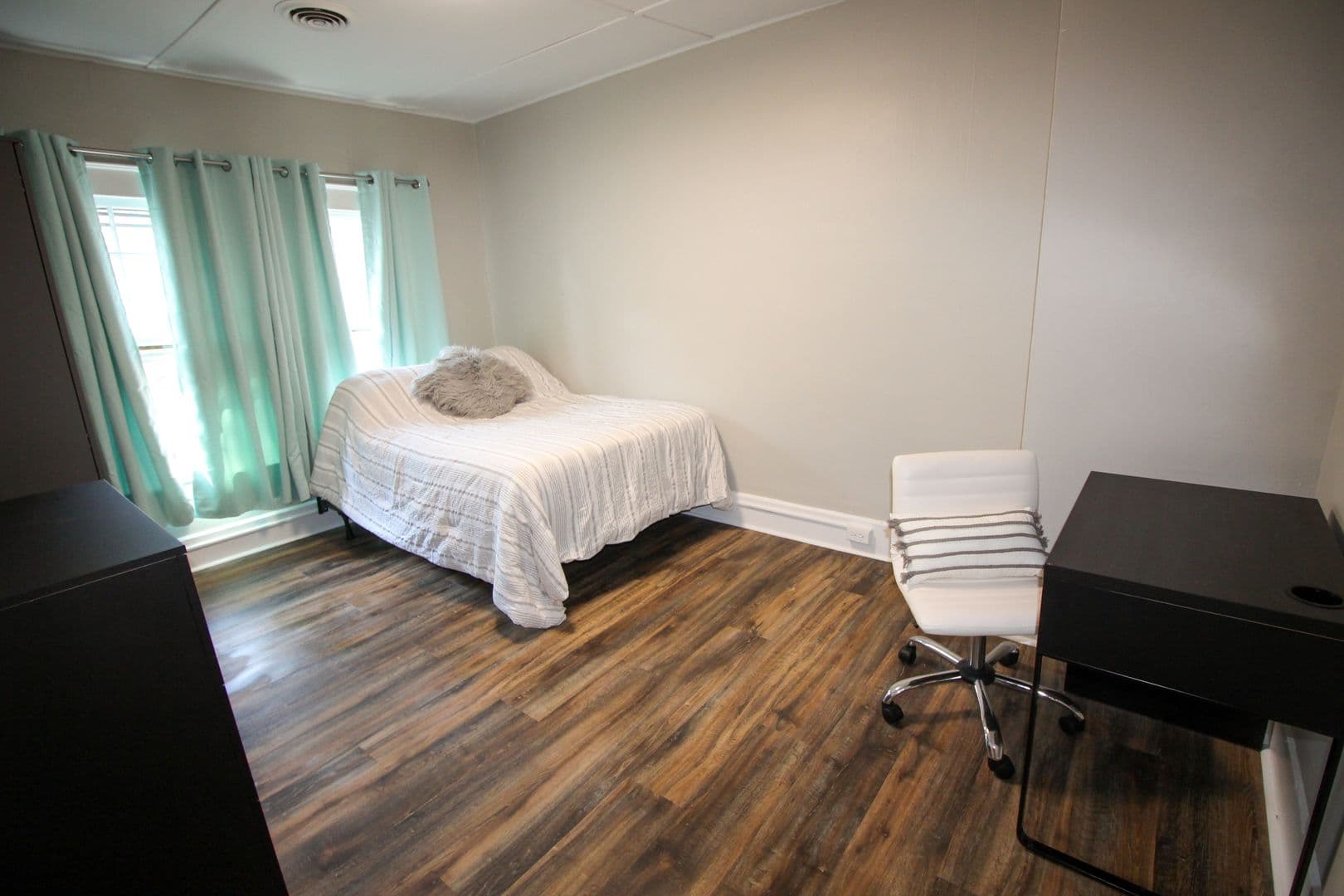 Ithaca Apartment: 613 E State St