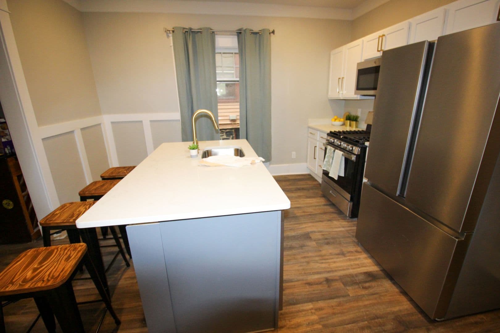 Ithaca Apartment: 613 E State St