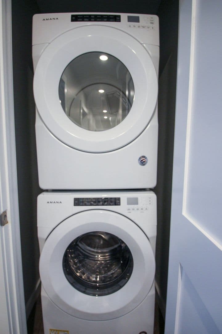 Ithaca Apartment: 522 Stewart Ave