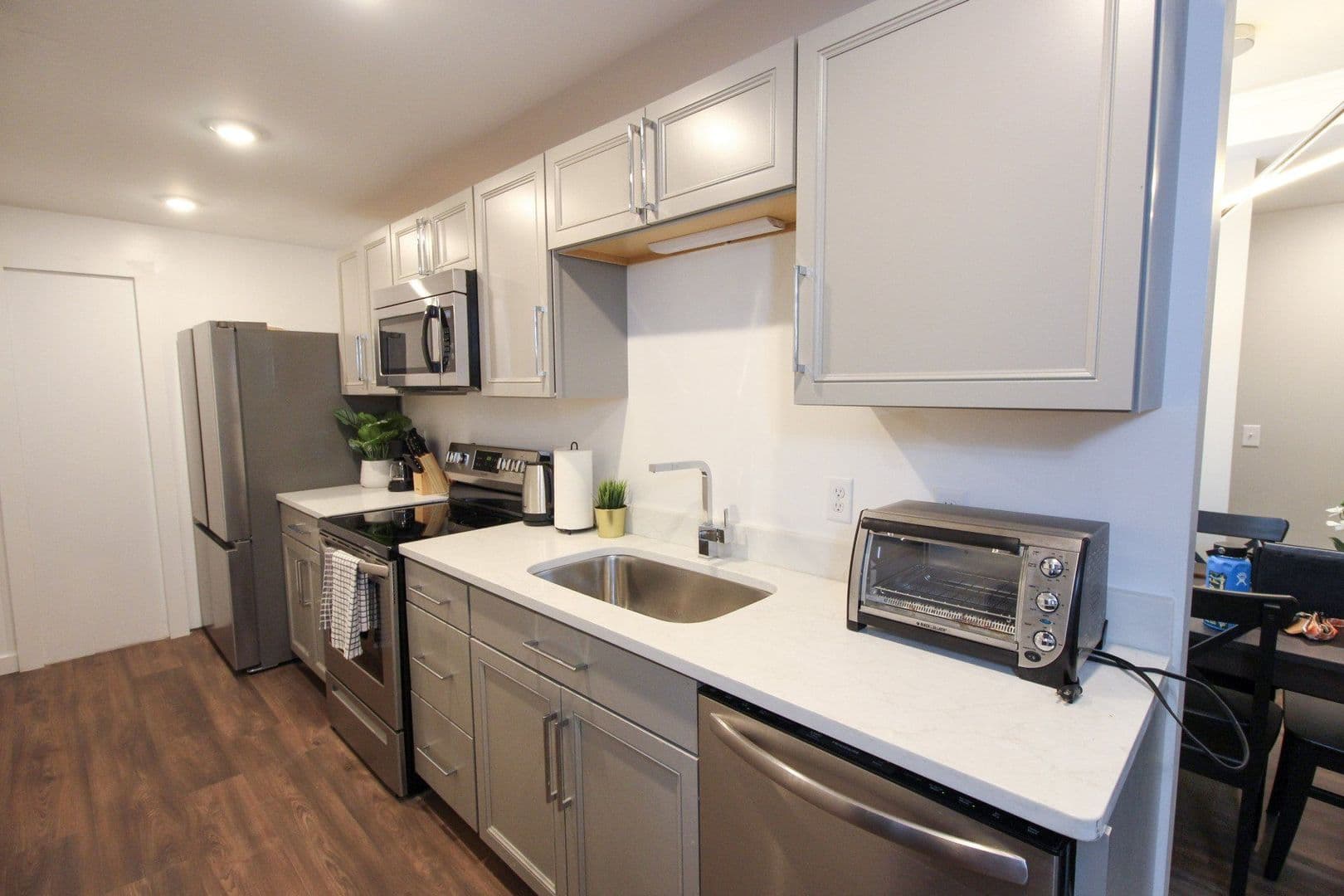 Ithaca Apartment: 522 Stewart Ave