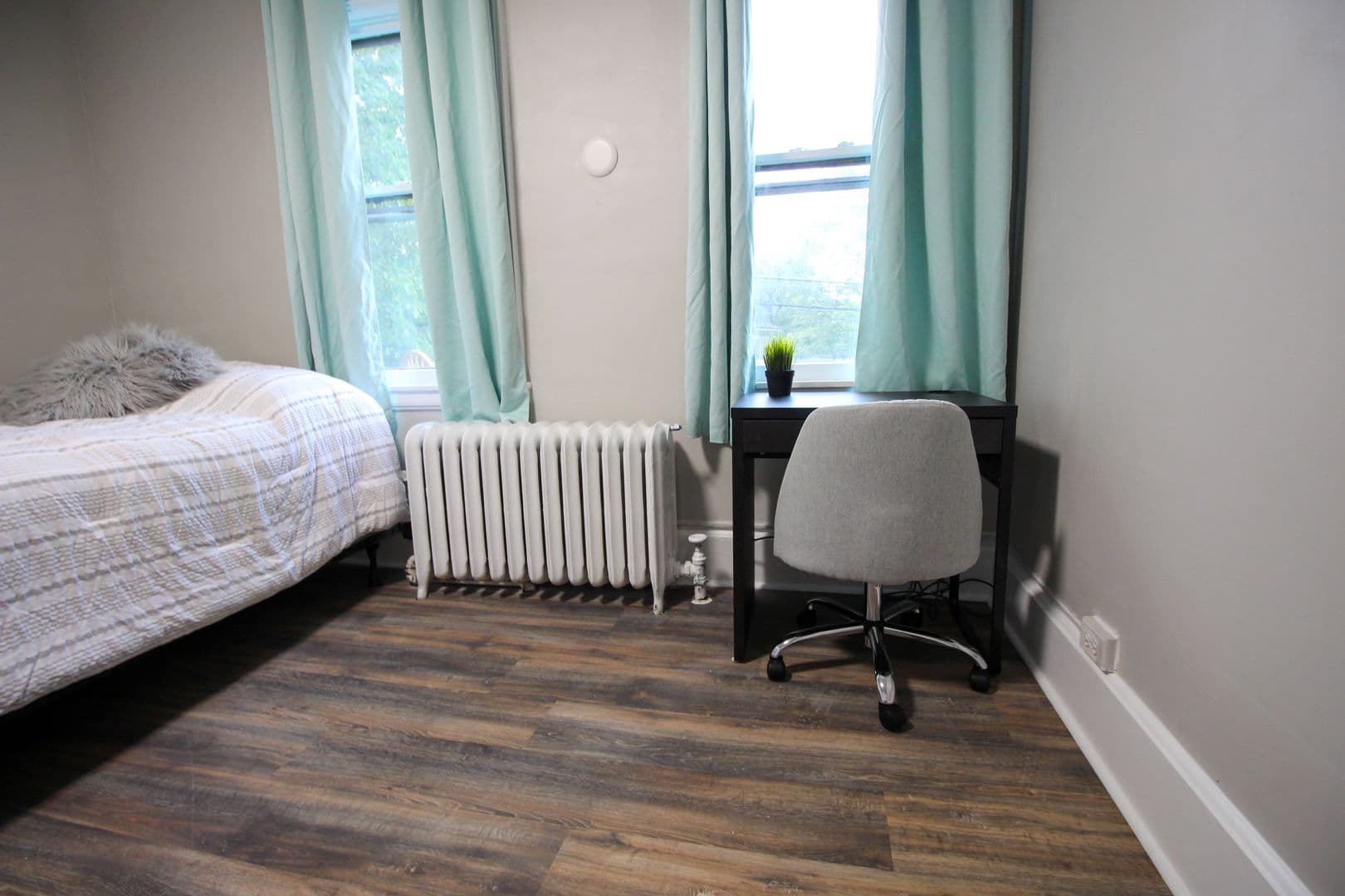 Ithaca Apartment: 613 E State St