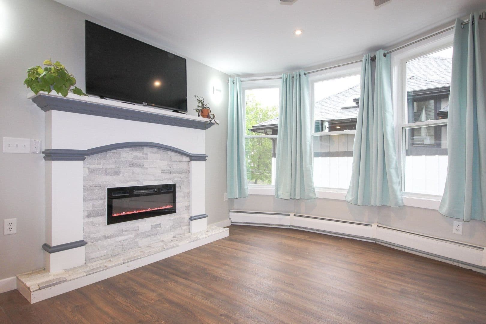 Ithaca Apartment: 522 Stewart Ave
