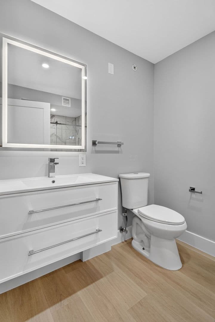 Ithaca Apartment: 201 Oak Avenue