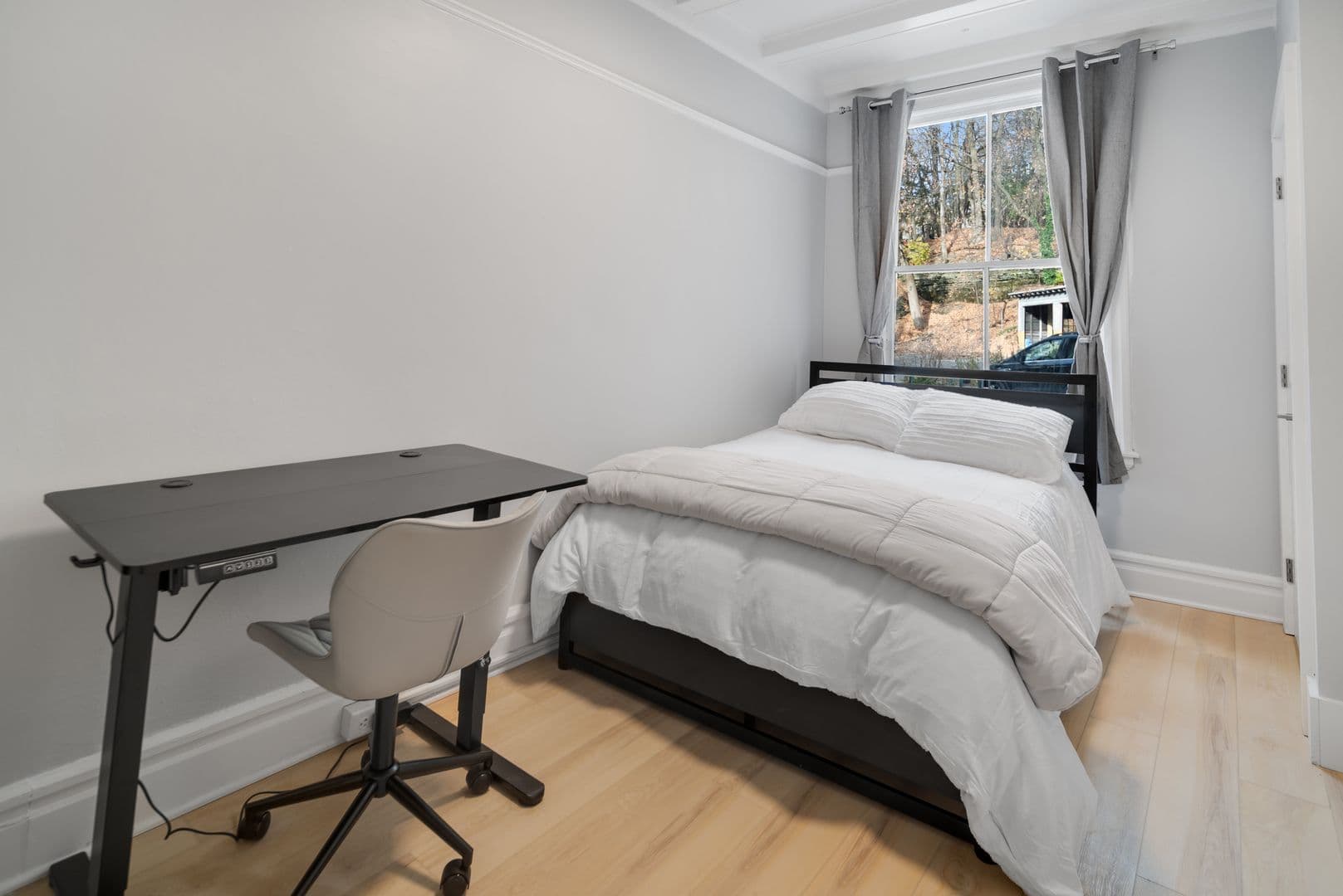 Ithaca Apartment: 702 E State St