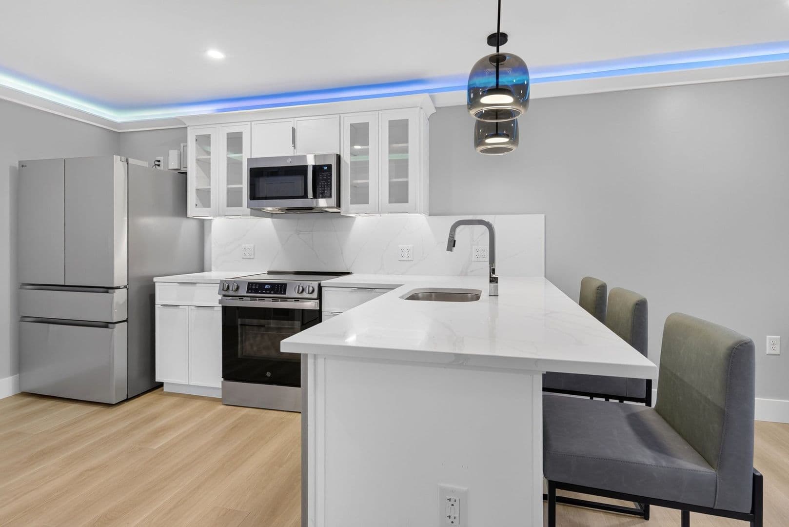 Ithaca Apartment: 201 Oak Avenue
