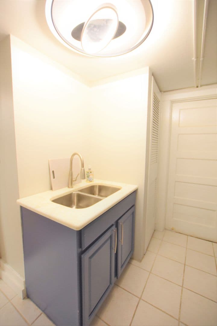 Ithaca Apartment: 609 E State St