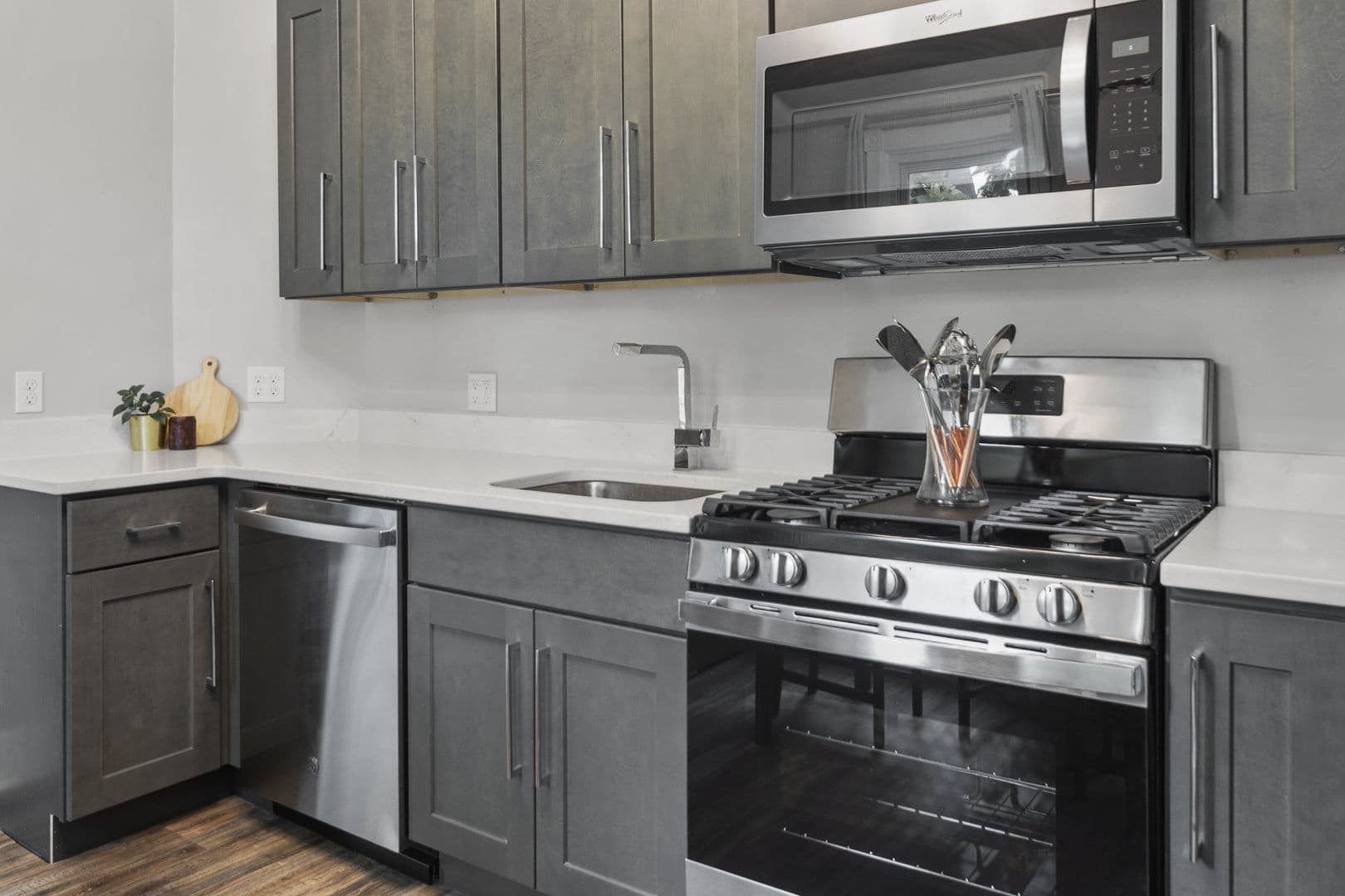 Ithaca Apartment: 601 E State St