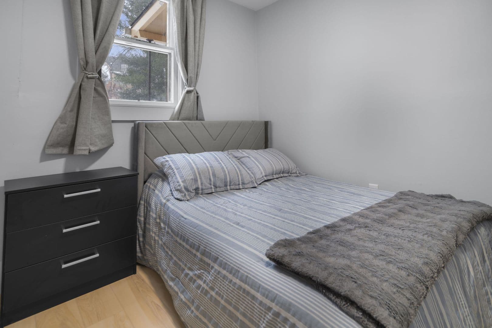 Ithaca Apartment: 104 Harvard Pl