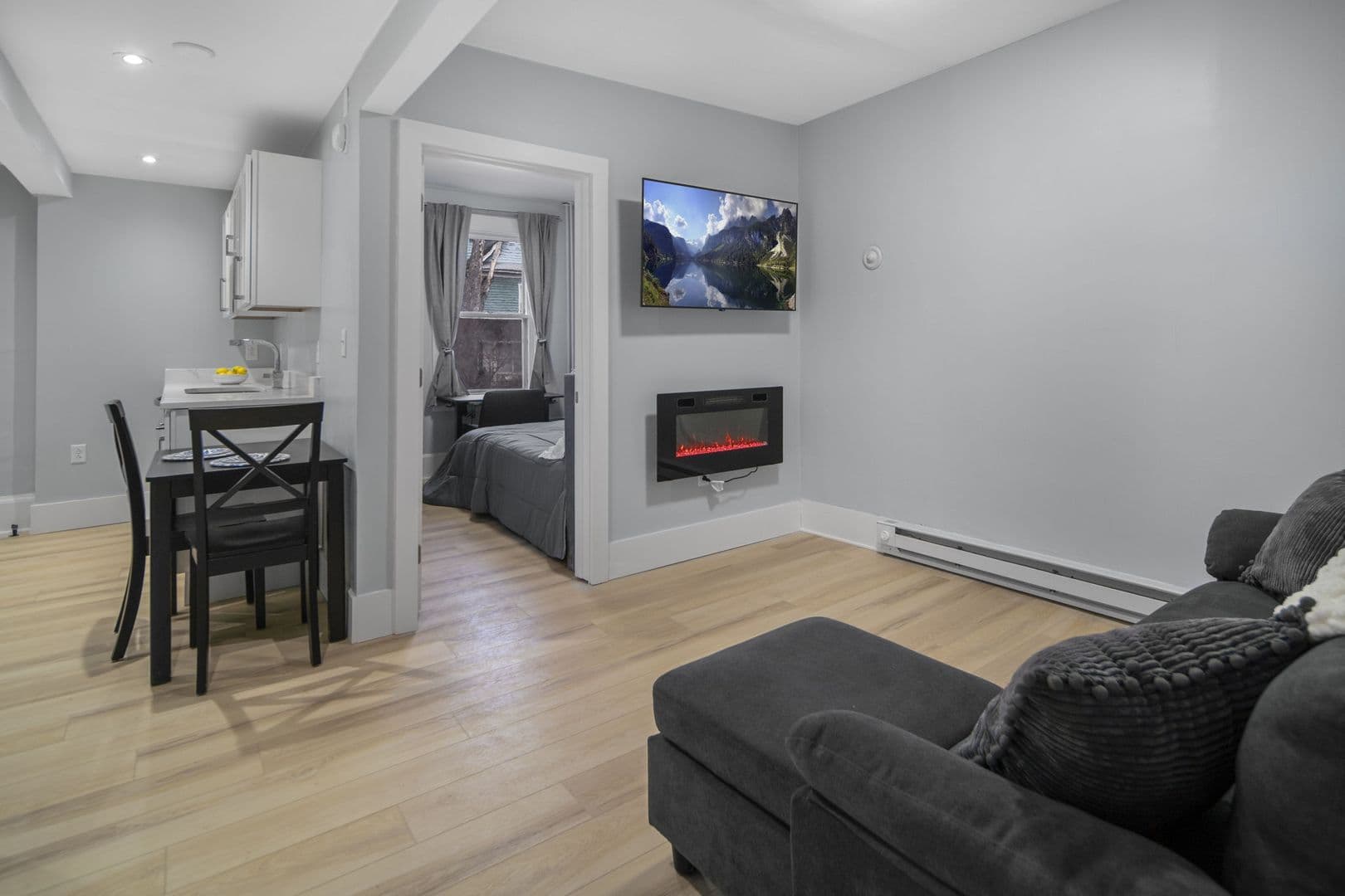 Ithaca Apartment: 210 Delaware Ave