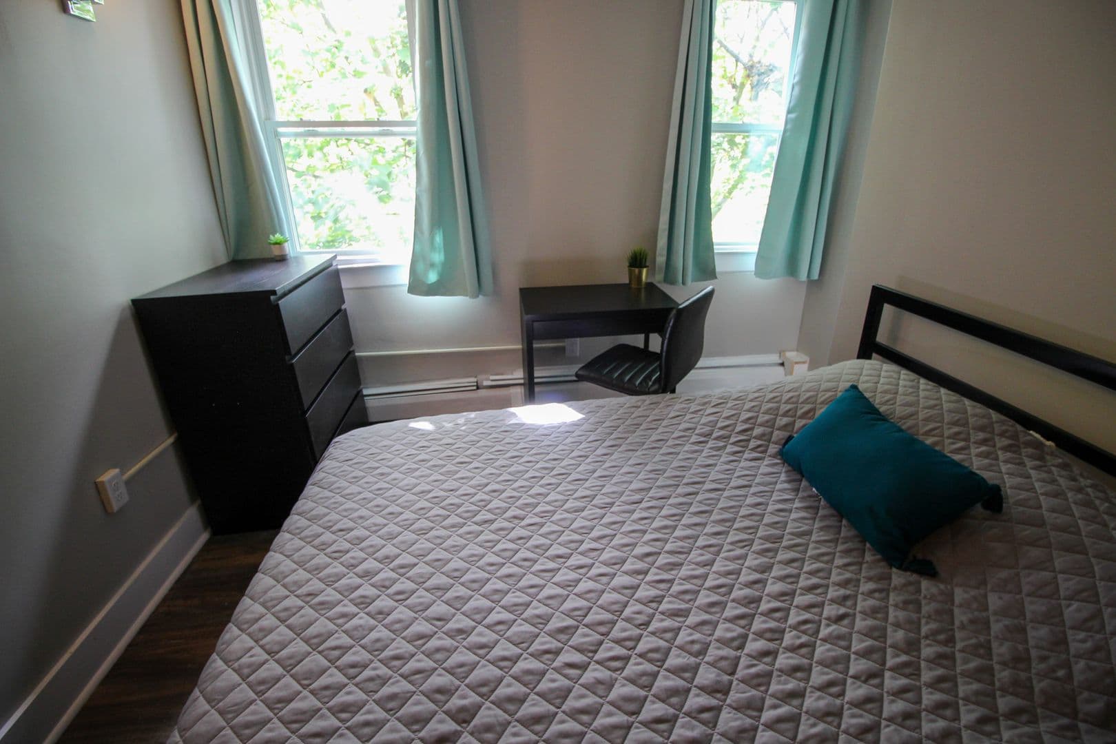 Ithaca Apartment: 522 Stewart Ave