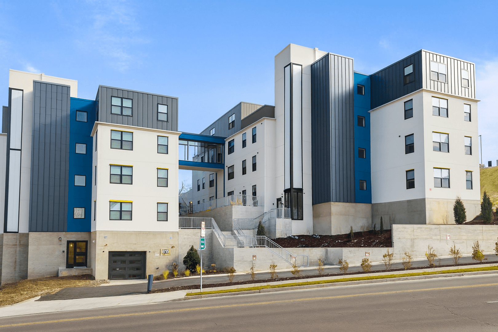 Ithaca Apartment: 815 S Aurora St