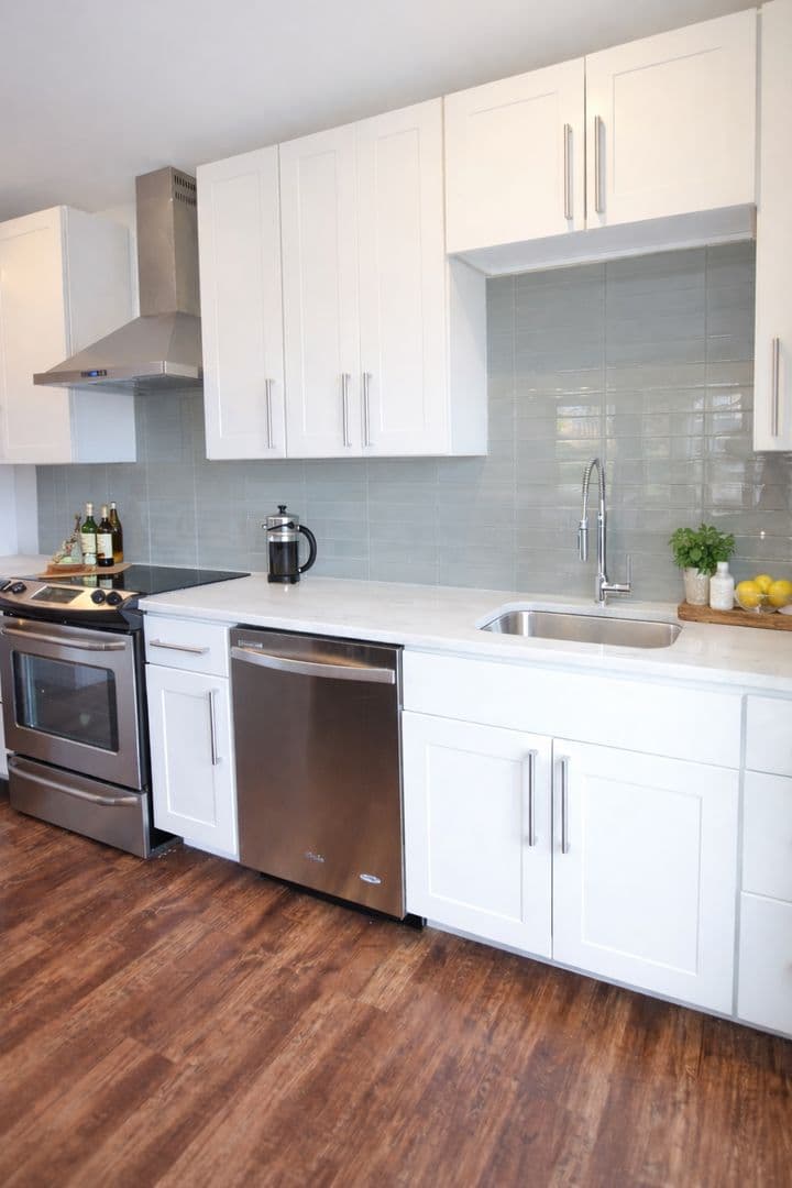 Ithaca Apartment: 707 E. Seneca St