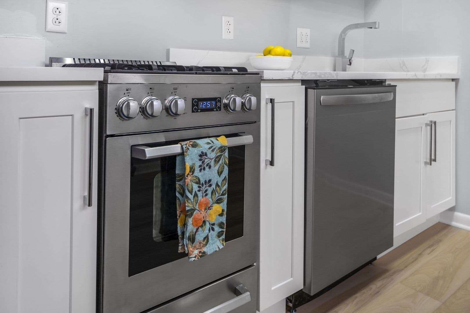 Ithaca Apartment: 104 Harvard Pl
