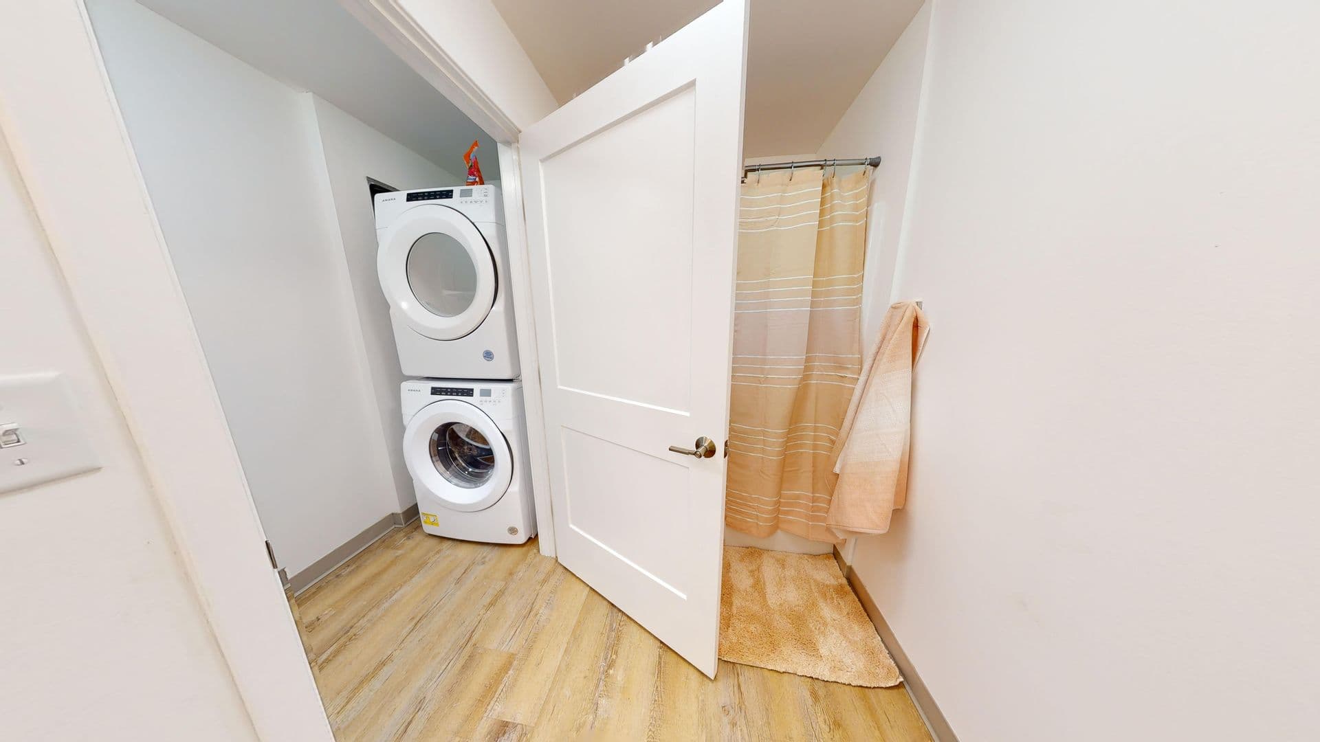Ithaca Apartment: 815 S Aurora St