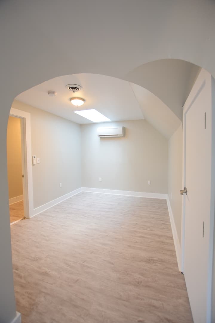 Ithaca Apartment: 1002 N. Aurora St.