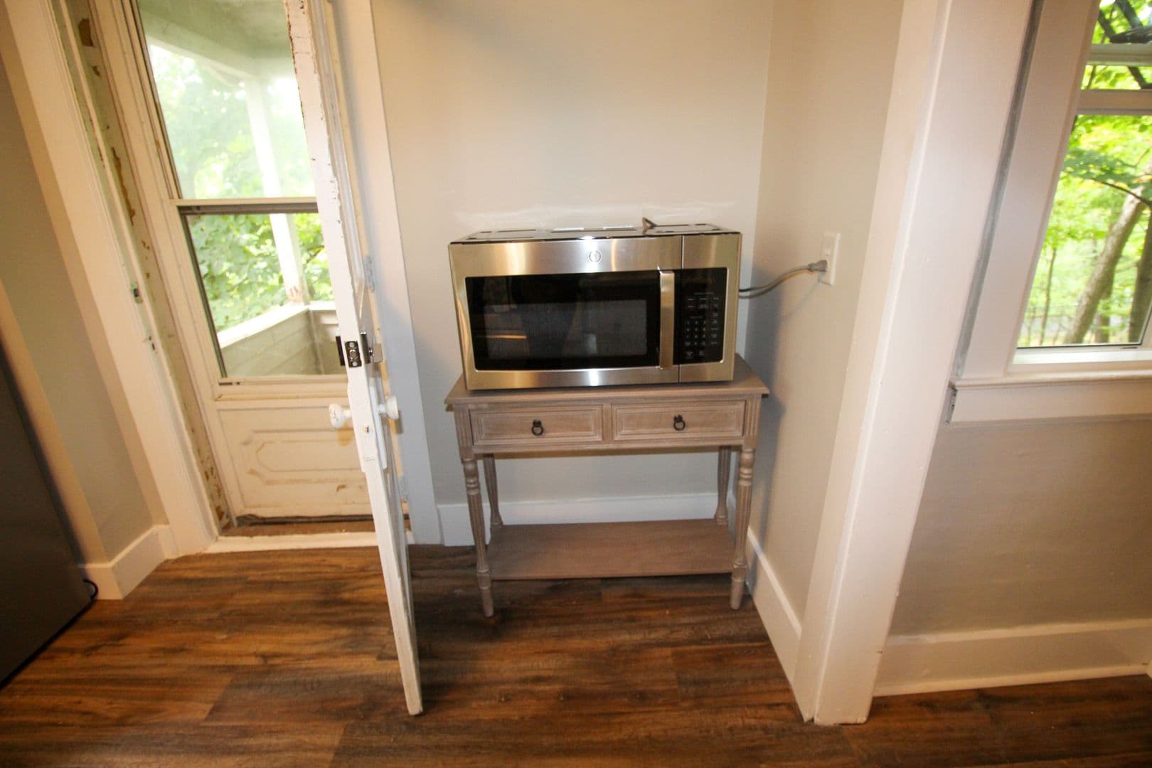Ithaca Apartment: 522 Stewart Ave