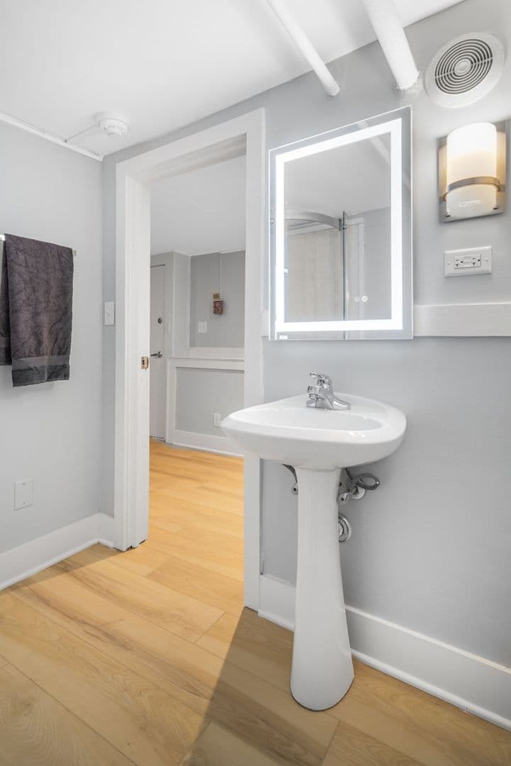 Ithaca Apartment: 104 Harvard Pl