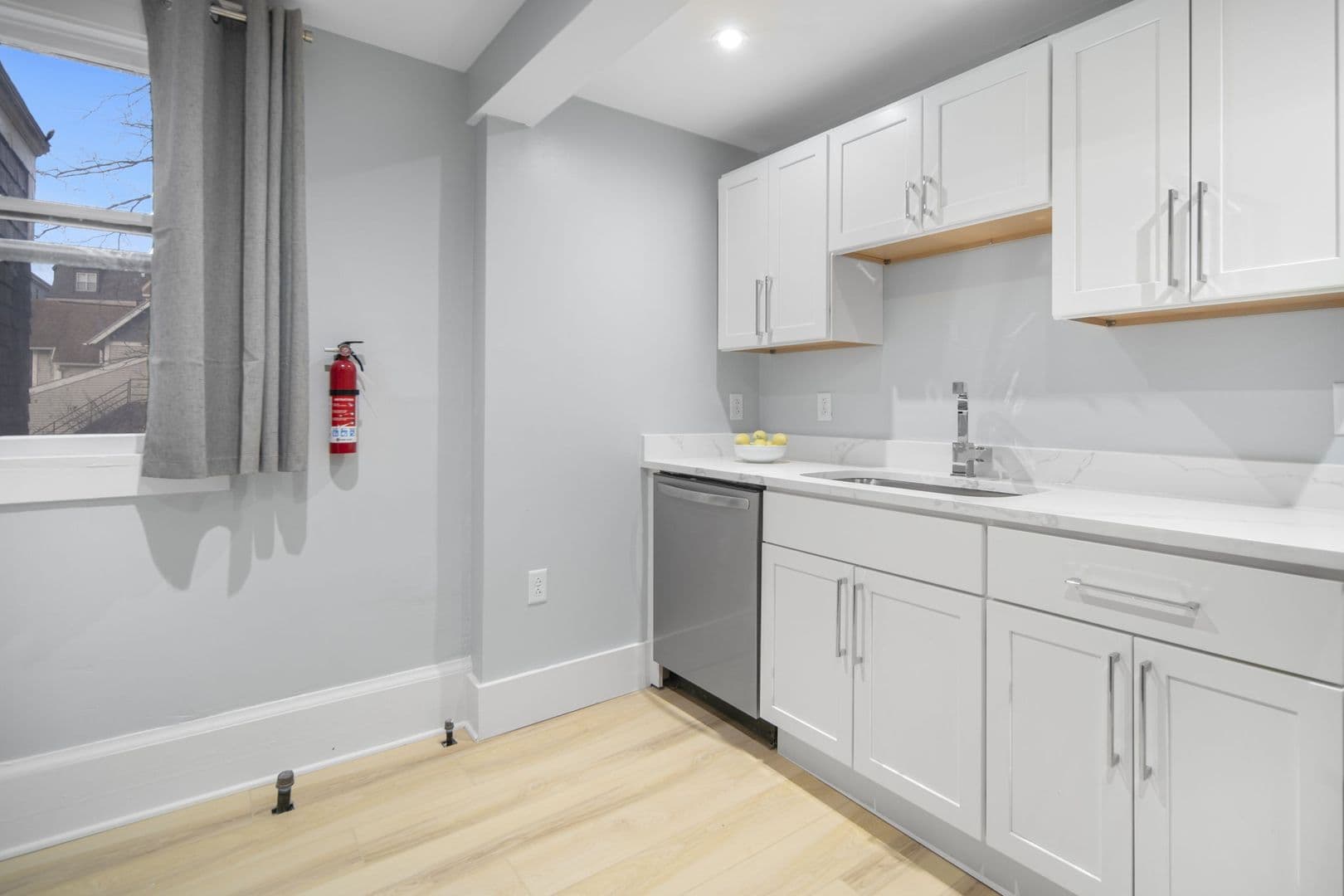 Ithaca Apartment: 104 Harvard Pl