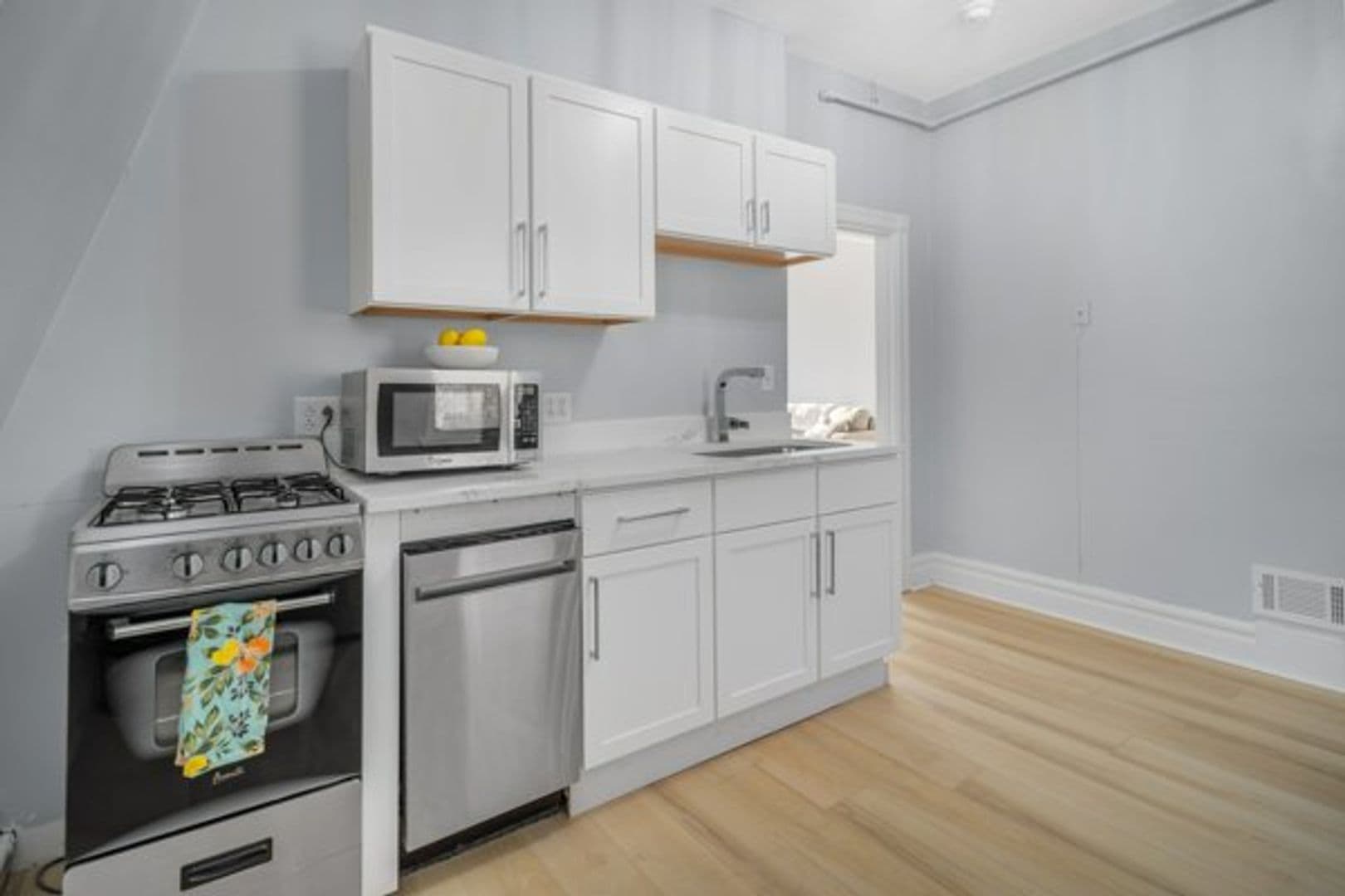 Ithaca Apartment: 702 E State St
