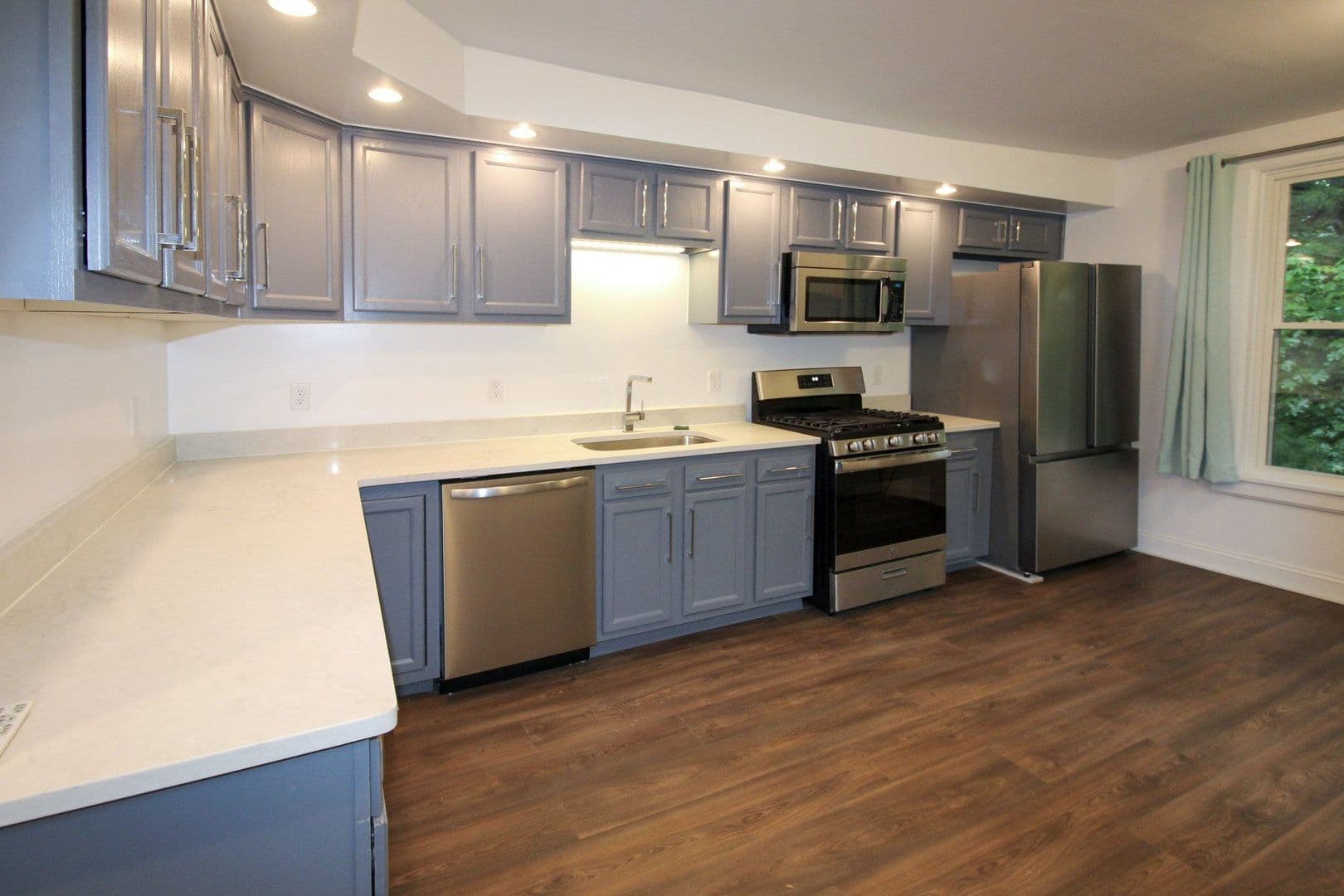 Ithaca Apartment: 522 Stewart Ave