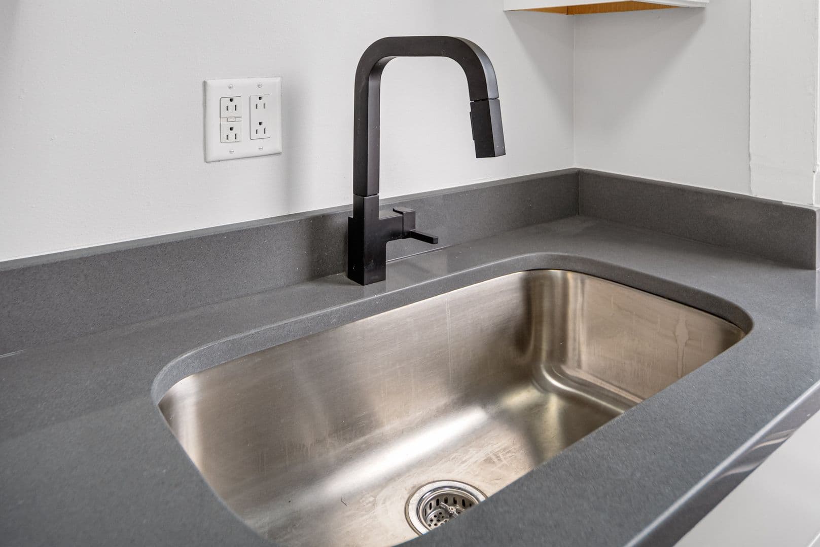 Ithaca Apartment: 1005 - 1007 N Aurora St