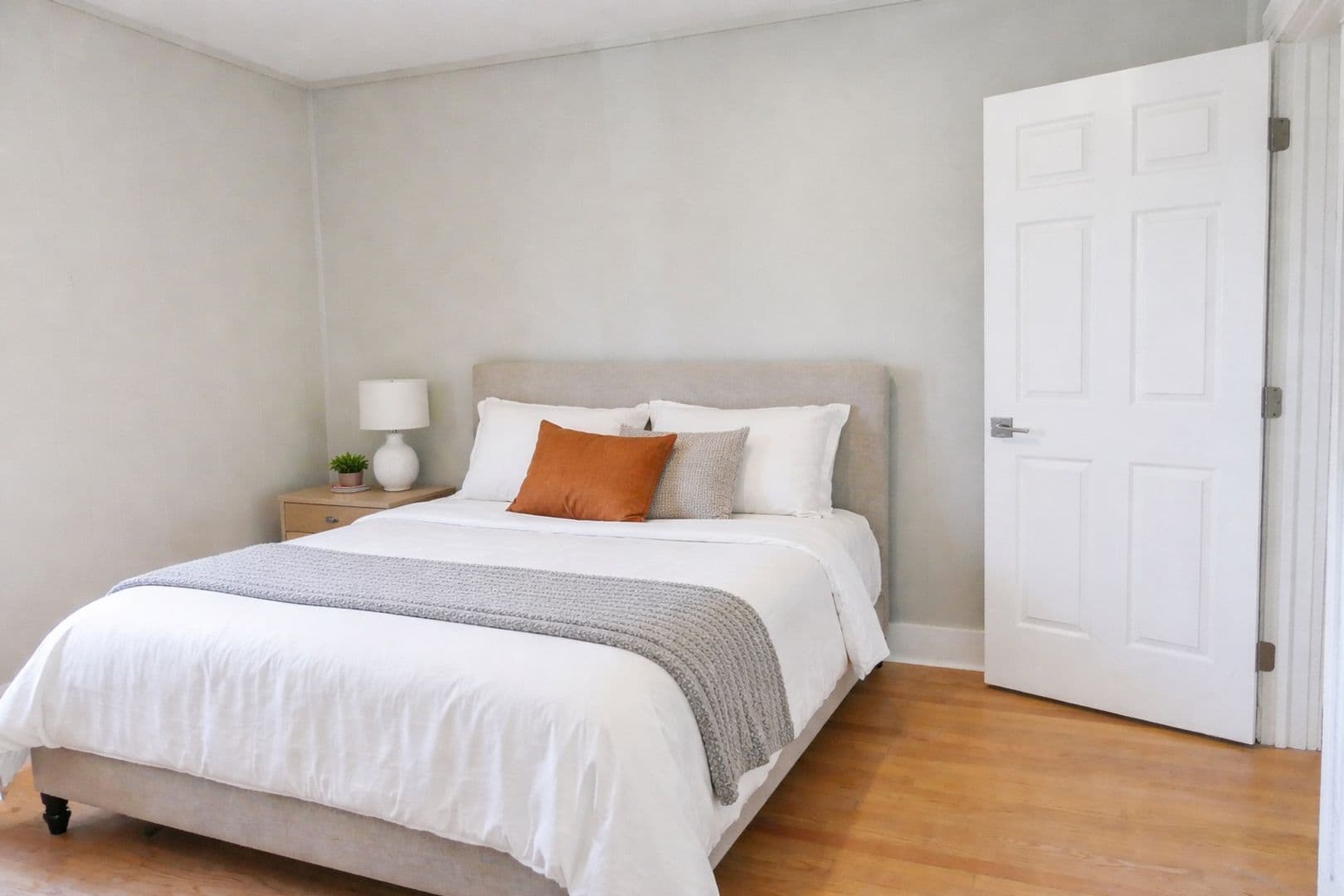 Ithaca Apartment: 313 Farm St.