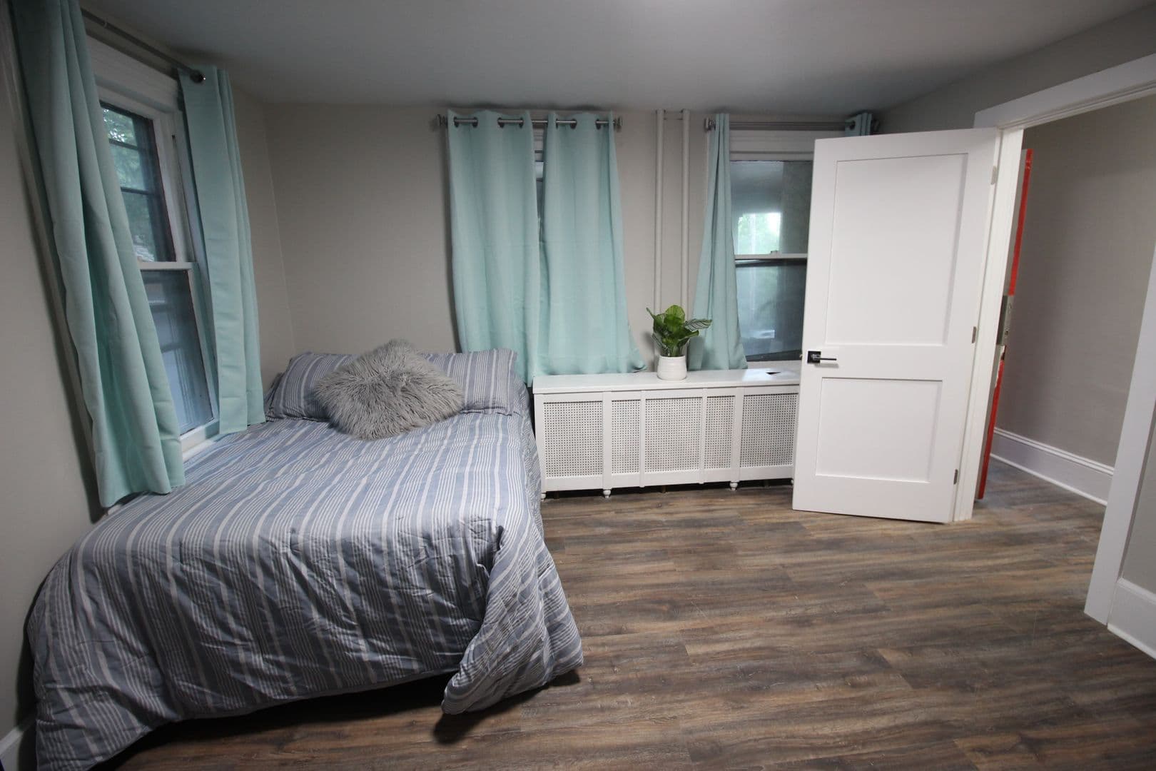 Ithaca Apartment: 613 E State St