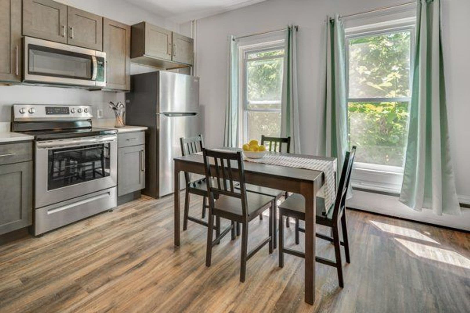 Ithaca Apartment: 601 E State St