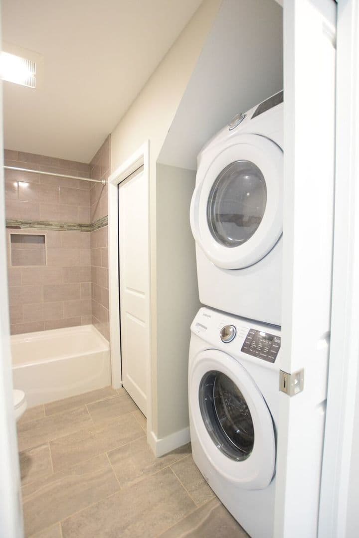 Ithaca Apartment: 217 Columbia St.