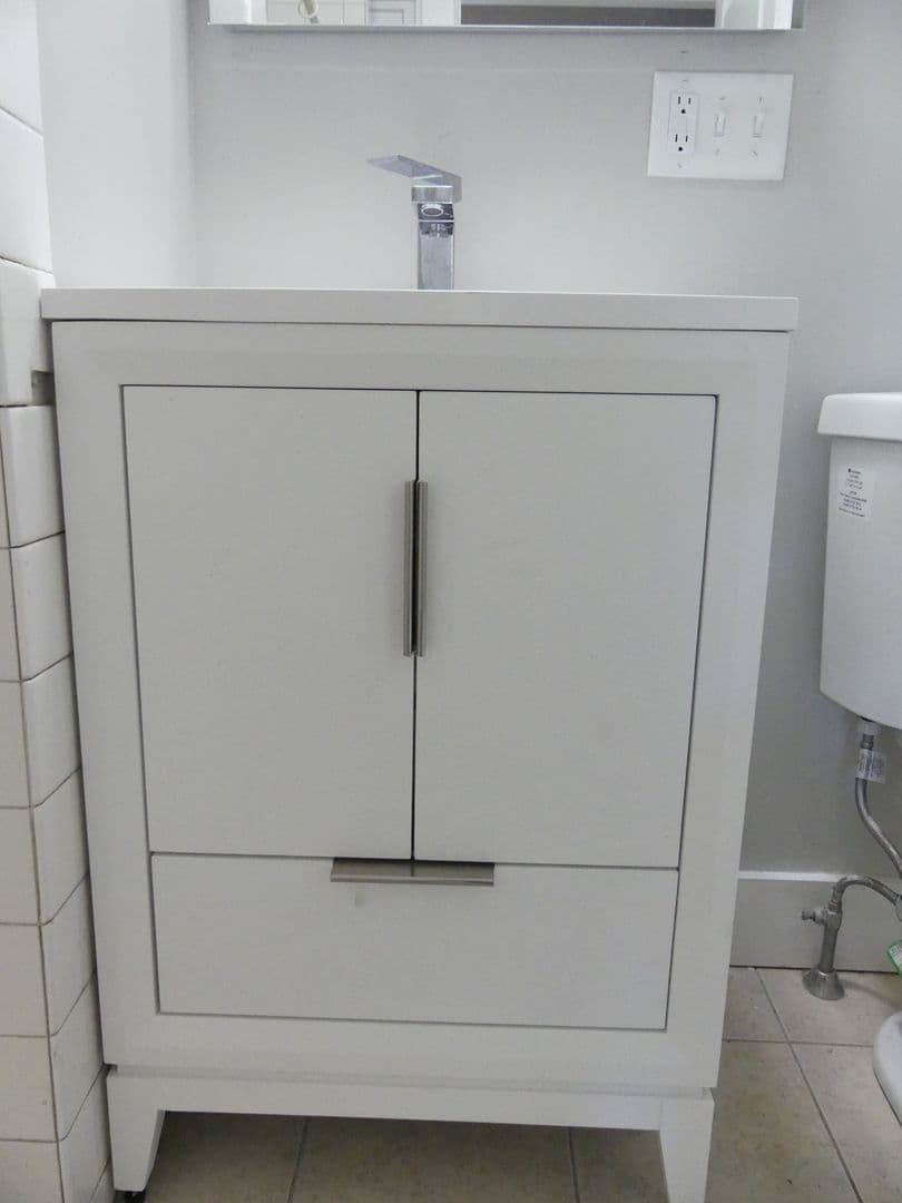 Ithaca Apartment: 609 E State St