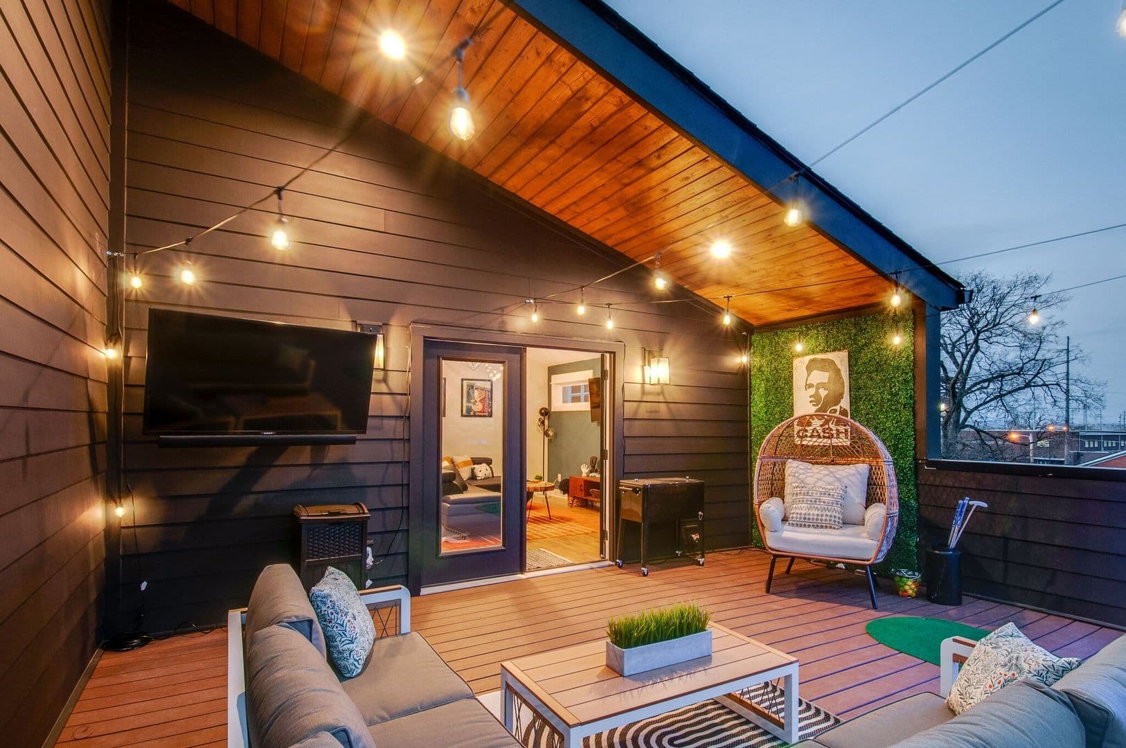 Nashville House: 613 21st Ave N