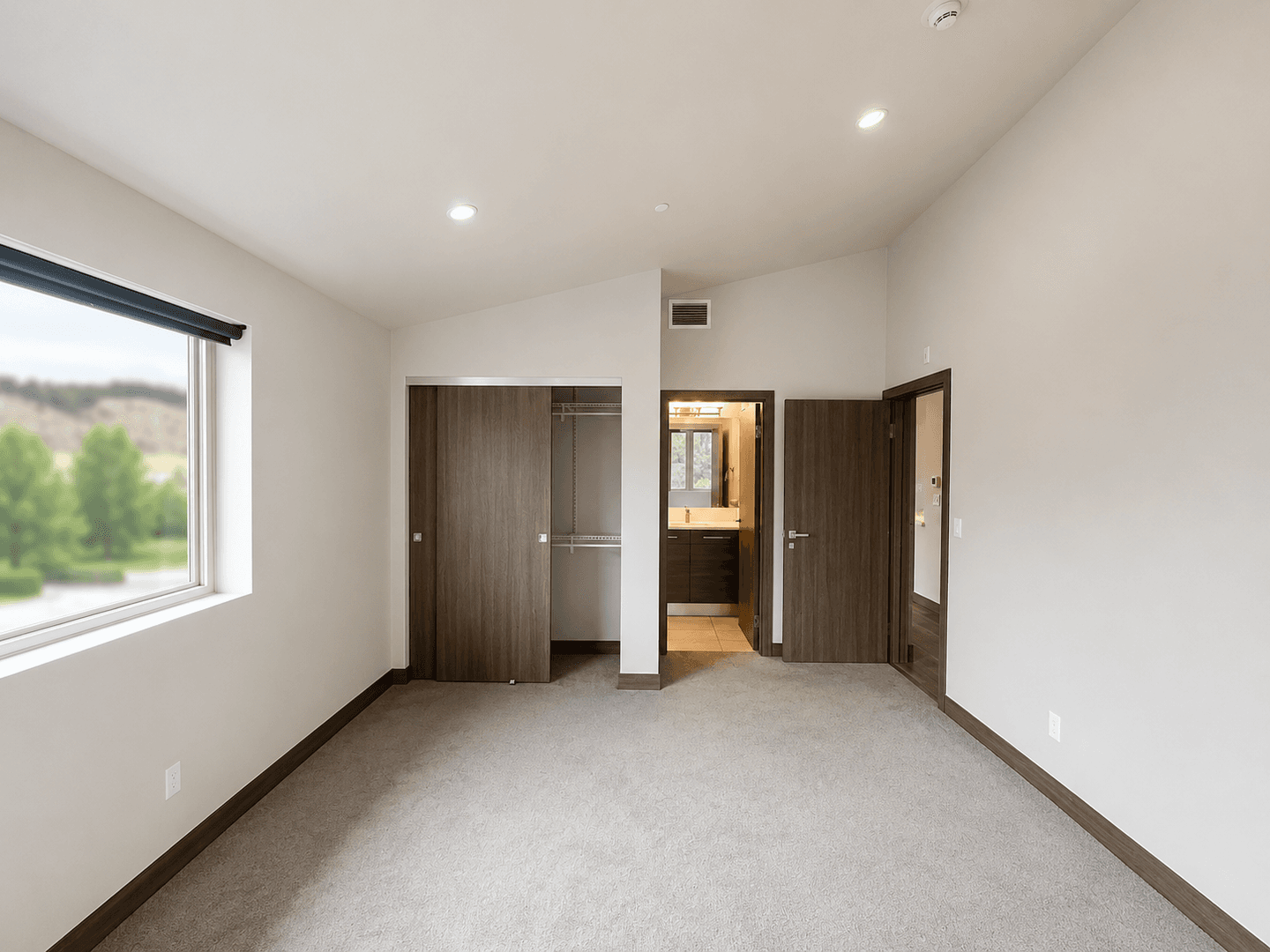 Eagle Apartment: 1115 Chambers Avenue