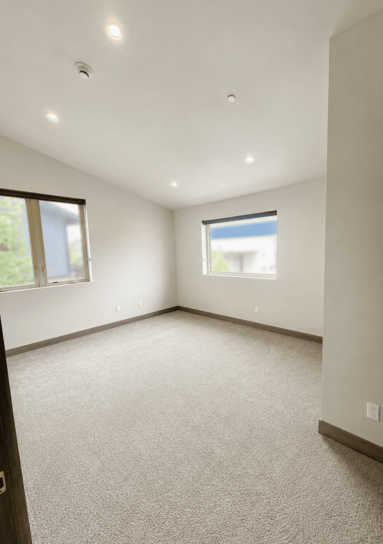 Eagle Apartment: 1115 Chambers Avenue