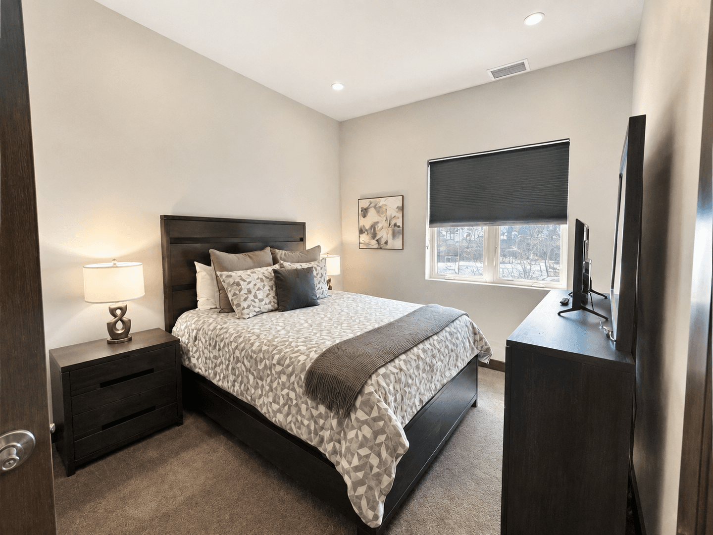 Eagle Apartment: 1115 Chambers Avenue